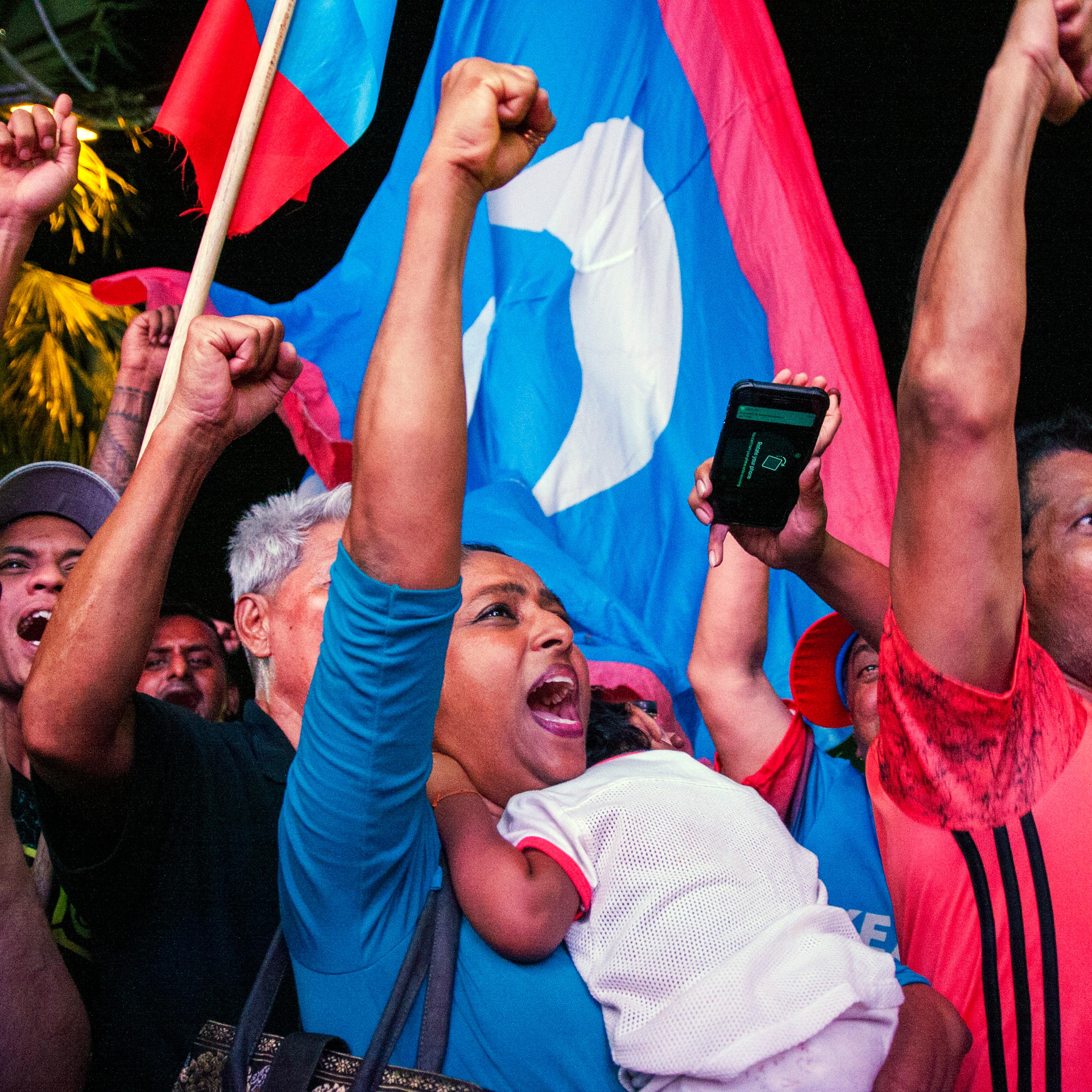 Thousand of people seen cheering at Padang Timur MBPJ to