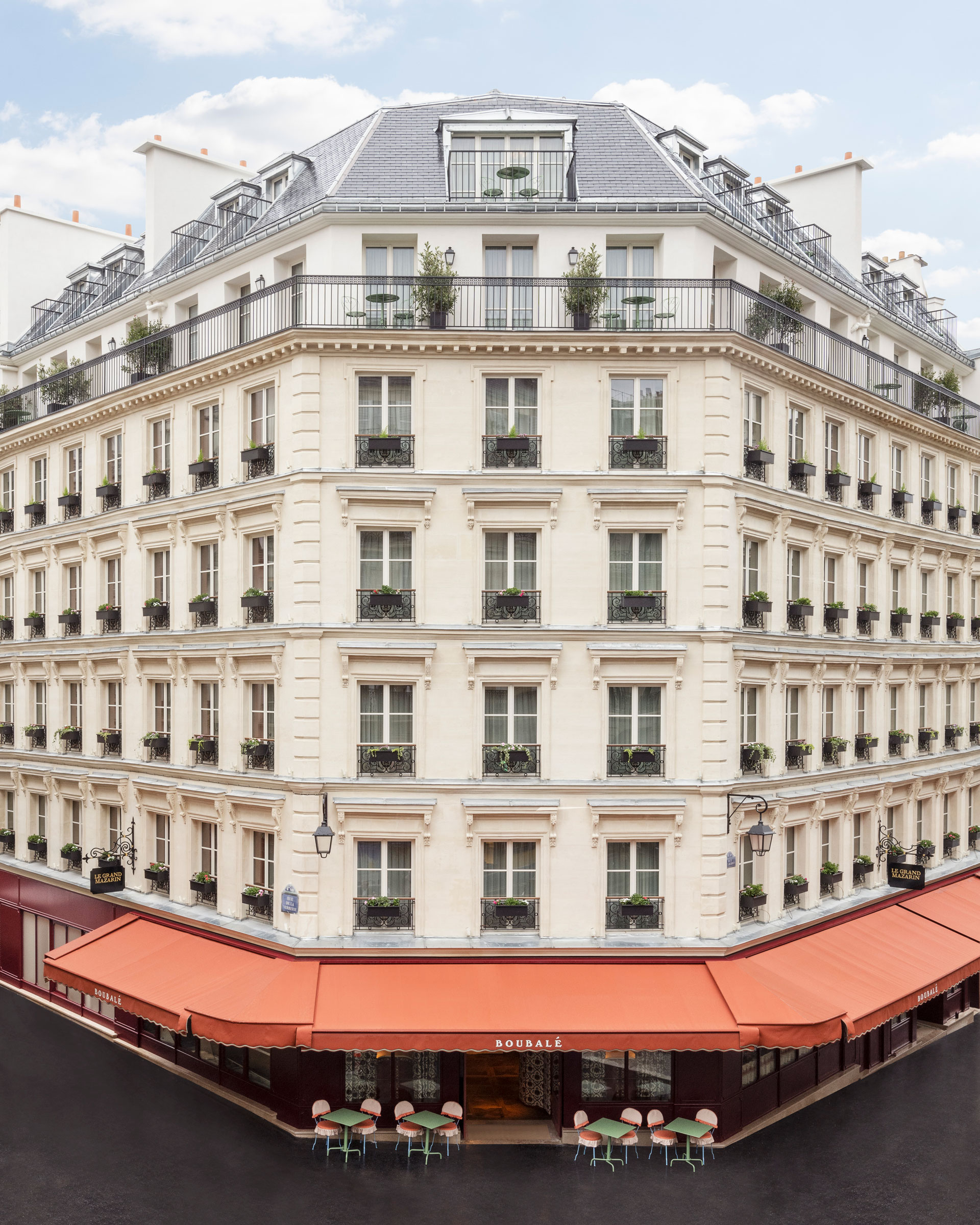 The facade of Le Grand Mazarin