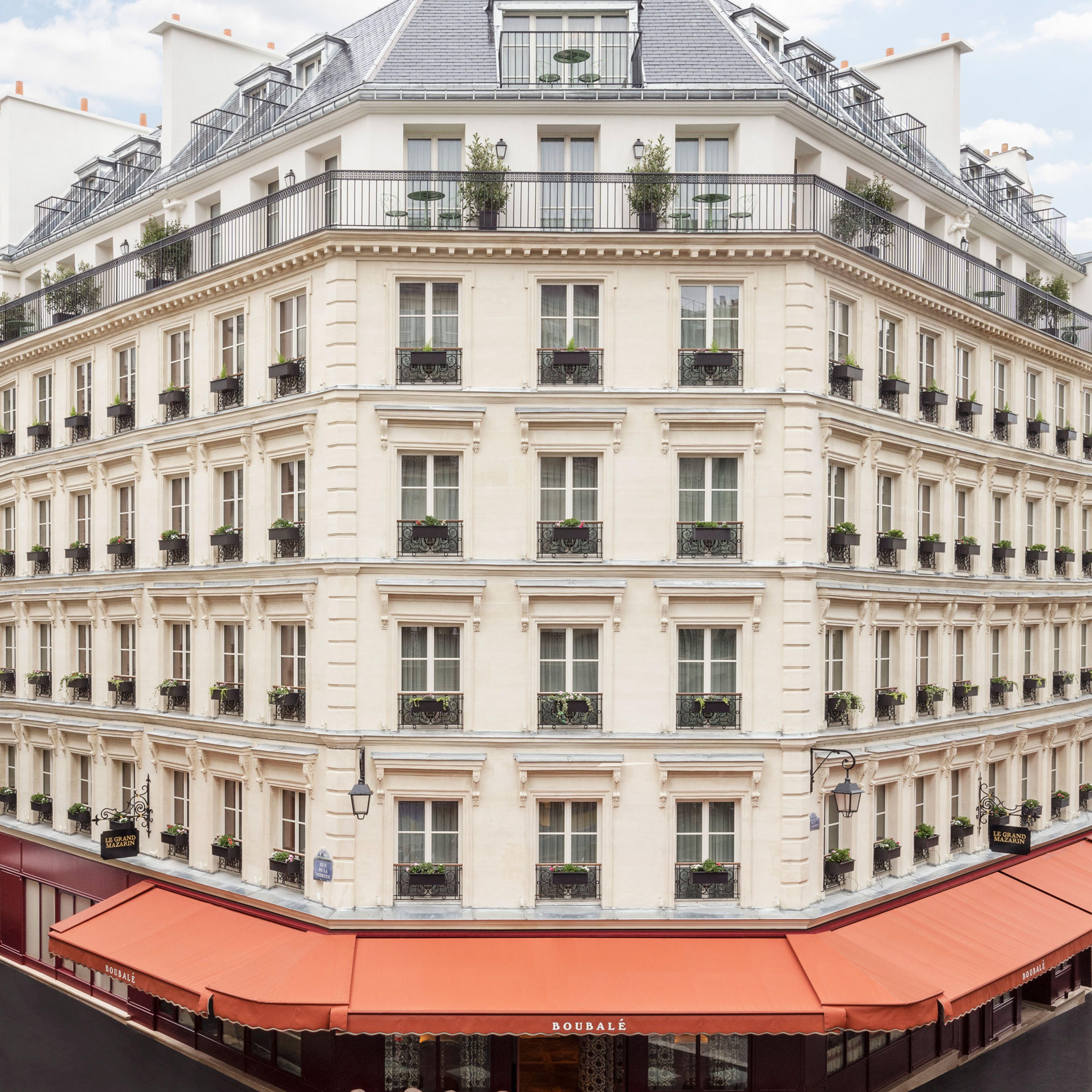 The facade of Le Grand Mazarin