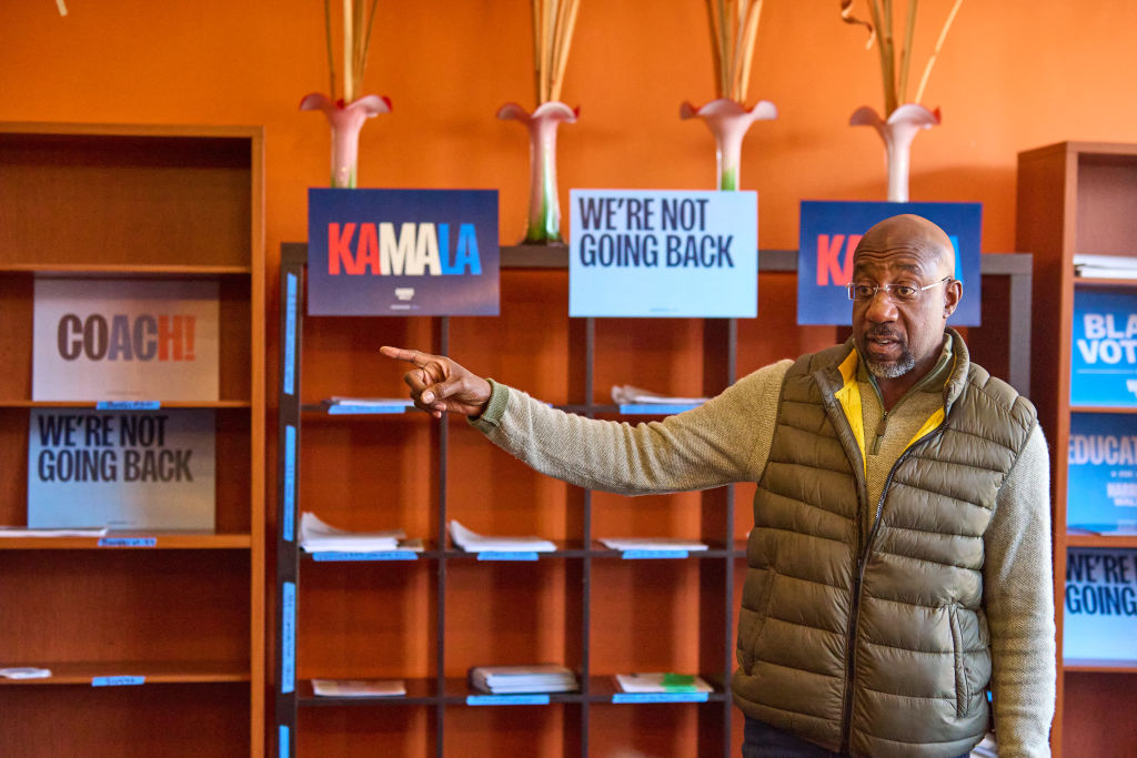 Sen-Raphael-Warnock-speaks-in-Detroit-Michigan