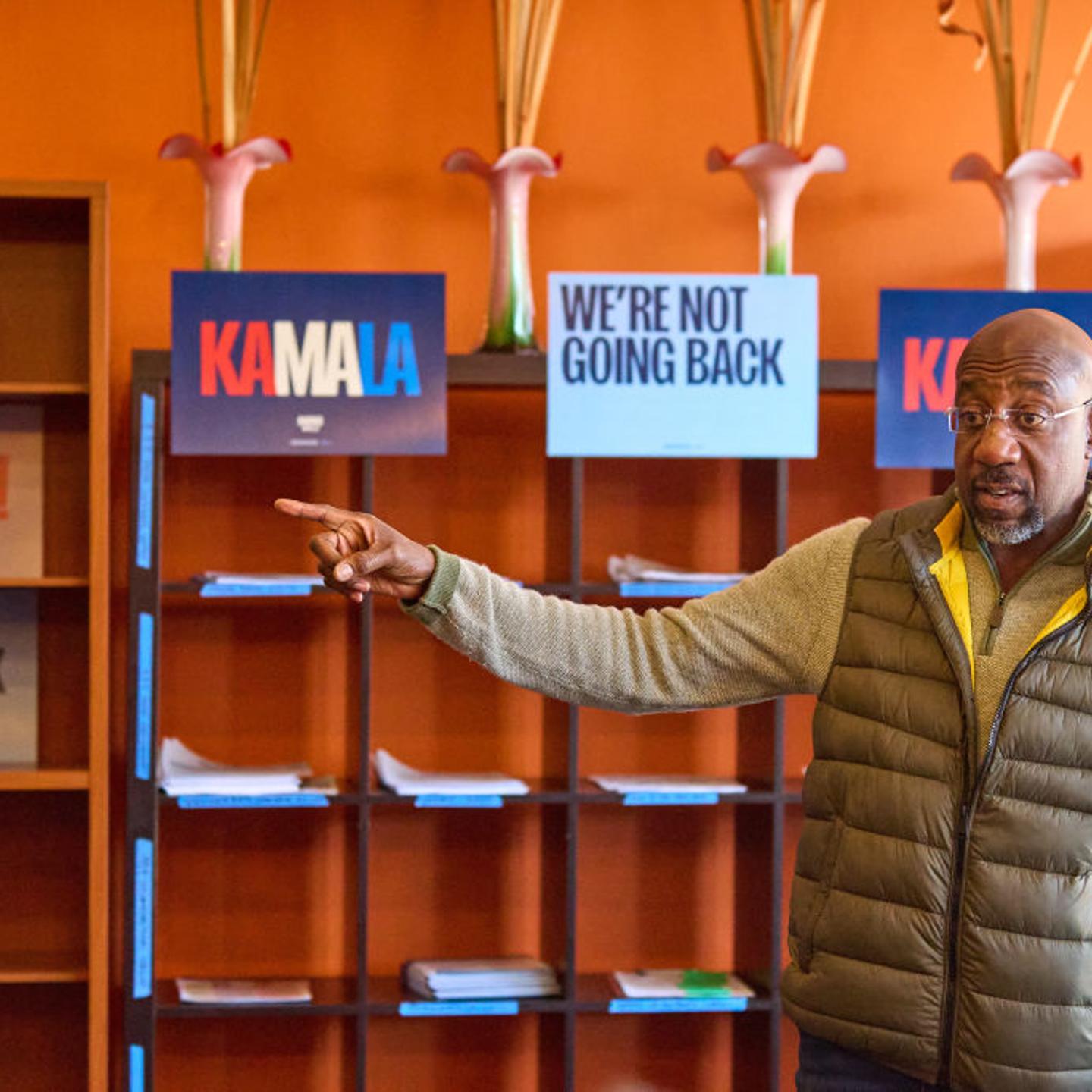 Sen-Raphael-Warnock-speaks-in-Detroit-Michigan