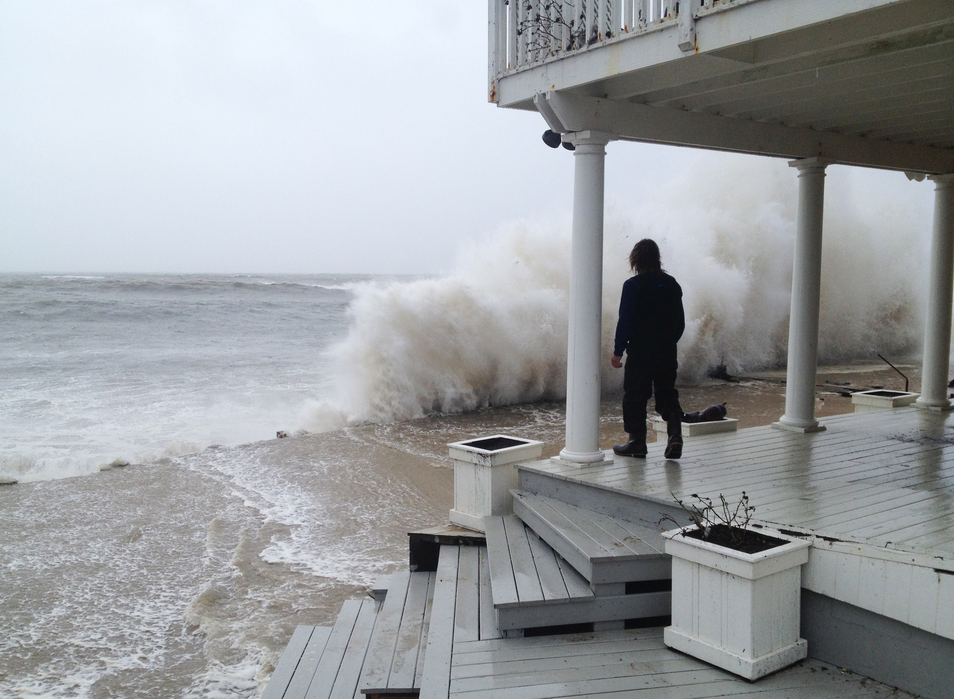 Hurricane Sandy Bears Down On U.S. Mid-Atlantic Coastline