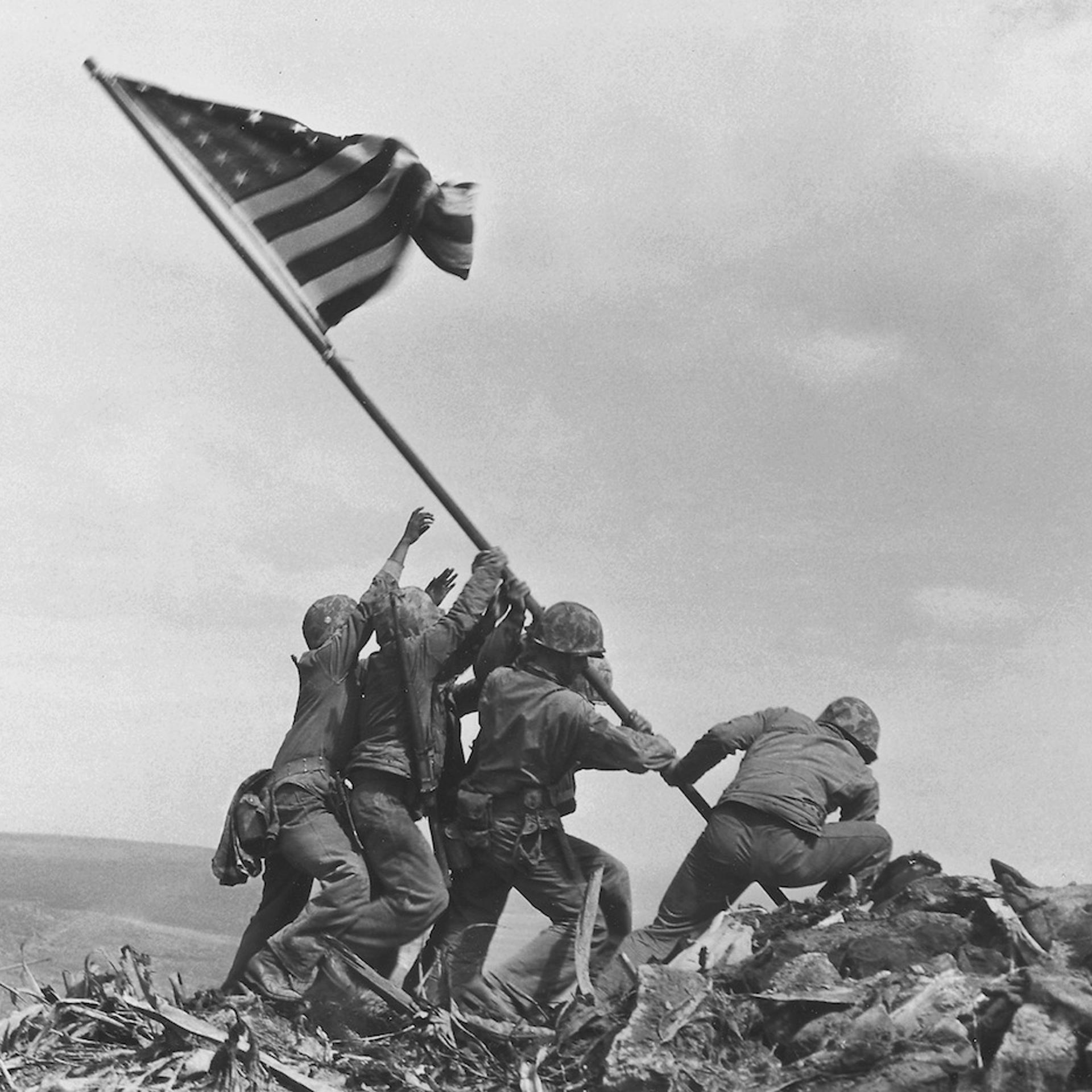 IWO JIMA FLAG RAISING