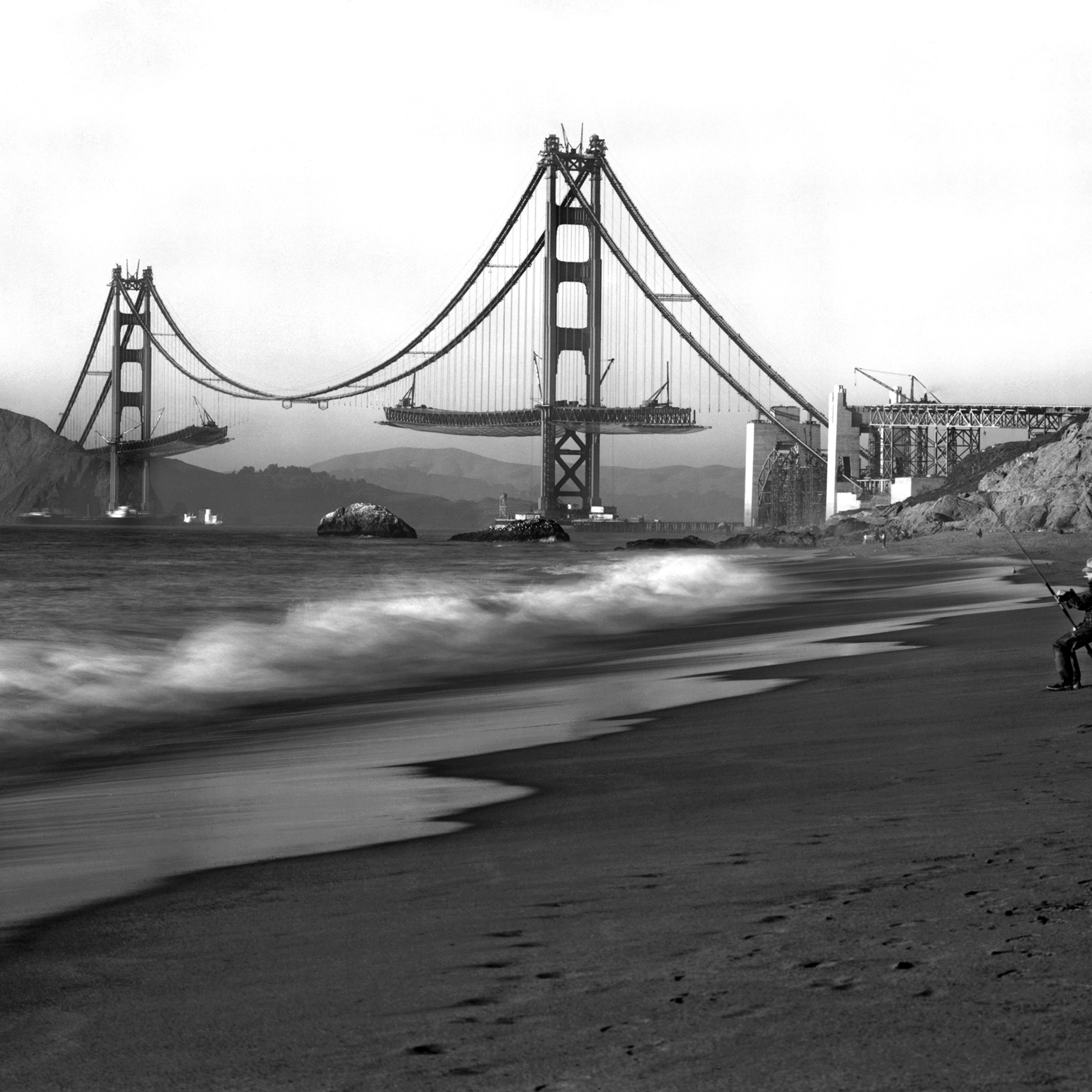 Construction of the Golden Gate bridge in the 1930s.