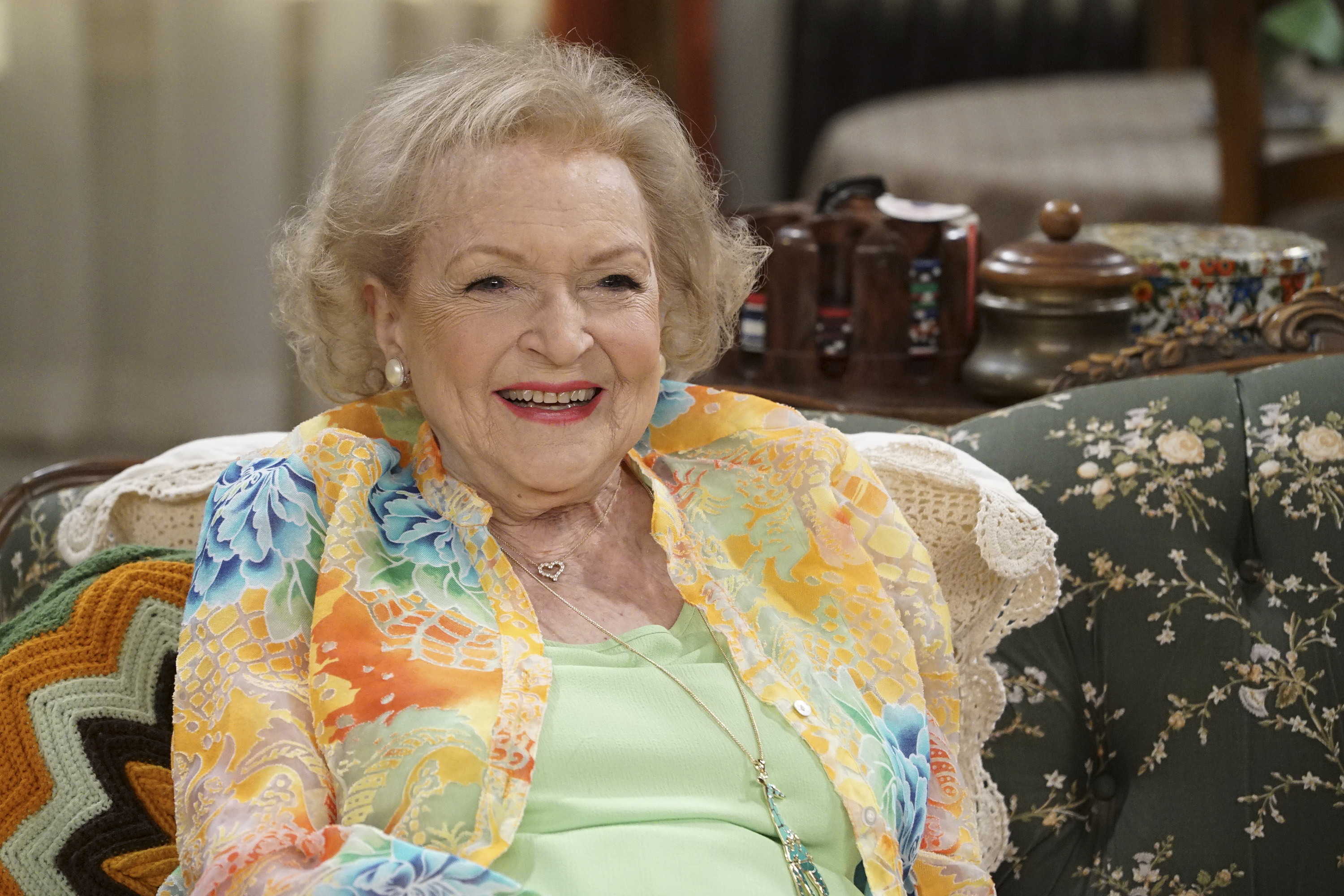 Freeform's "Young &amp; Hungry" - Season Five