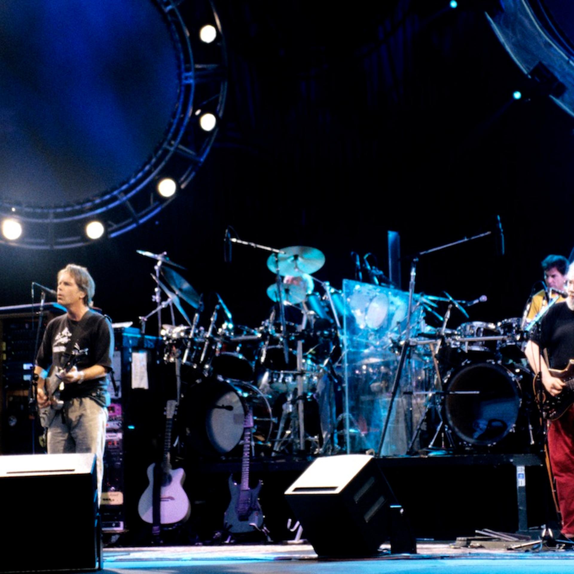 The Grateful Dead In Concert - Mountain View CA