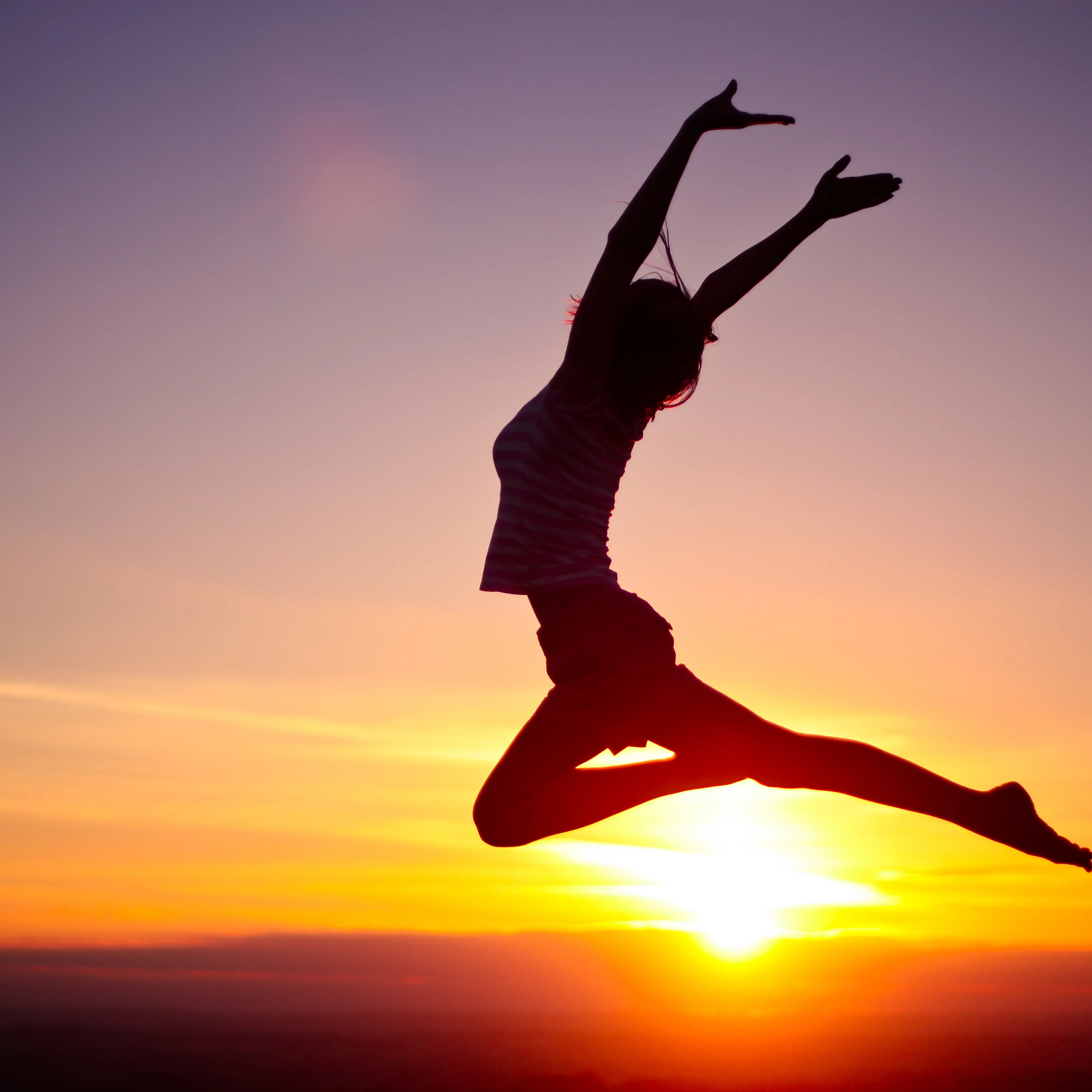 Silhouette-girl-jumping
