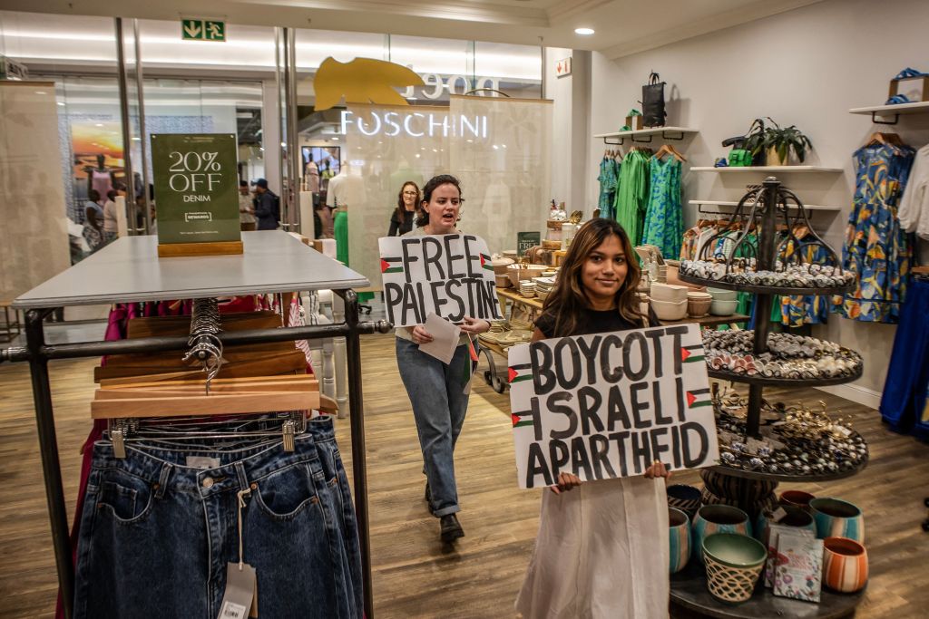 TOPSHOT-SAFRICA-PALESTINIAN-ISRAEL-DEMO