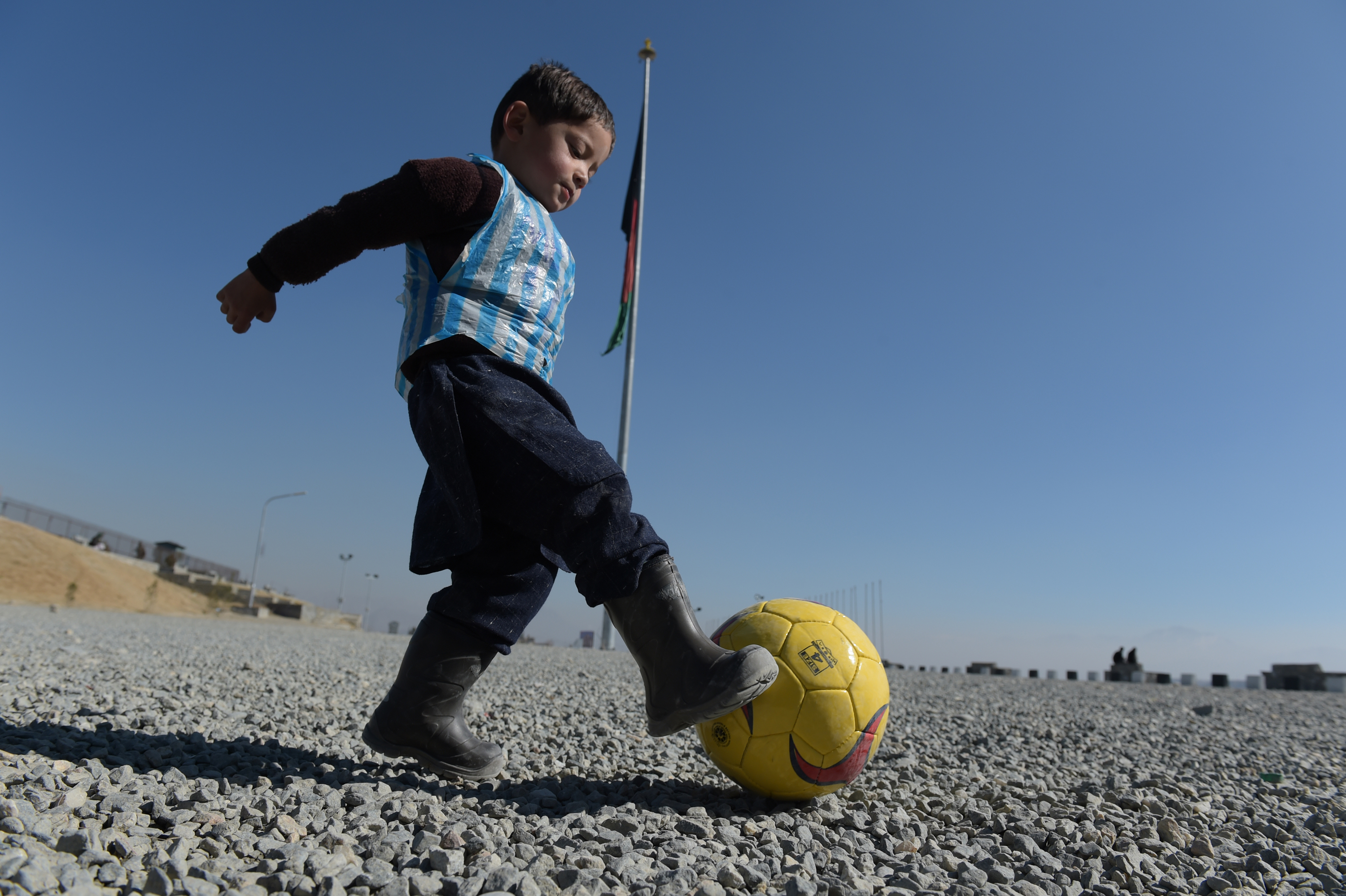 FBL-AFG-ARG-ESP-AFGHANISTAN-SPORT-SOCIETY