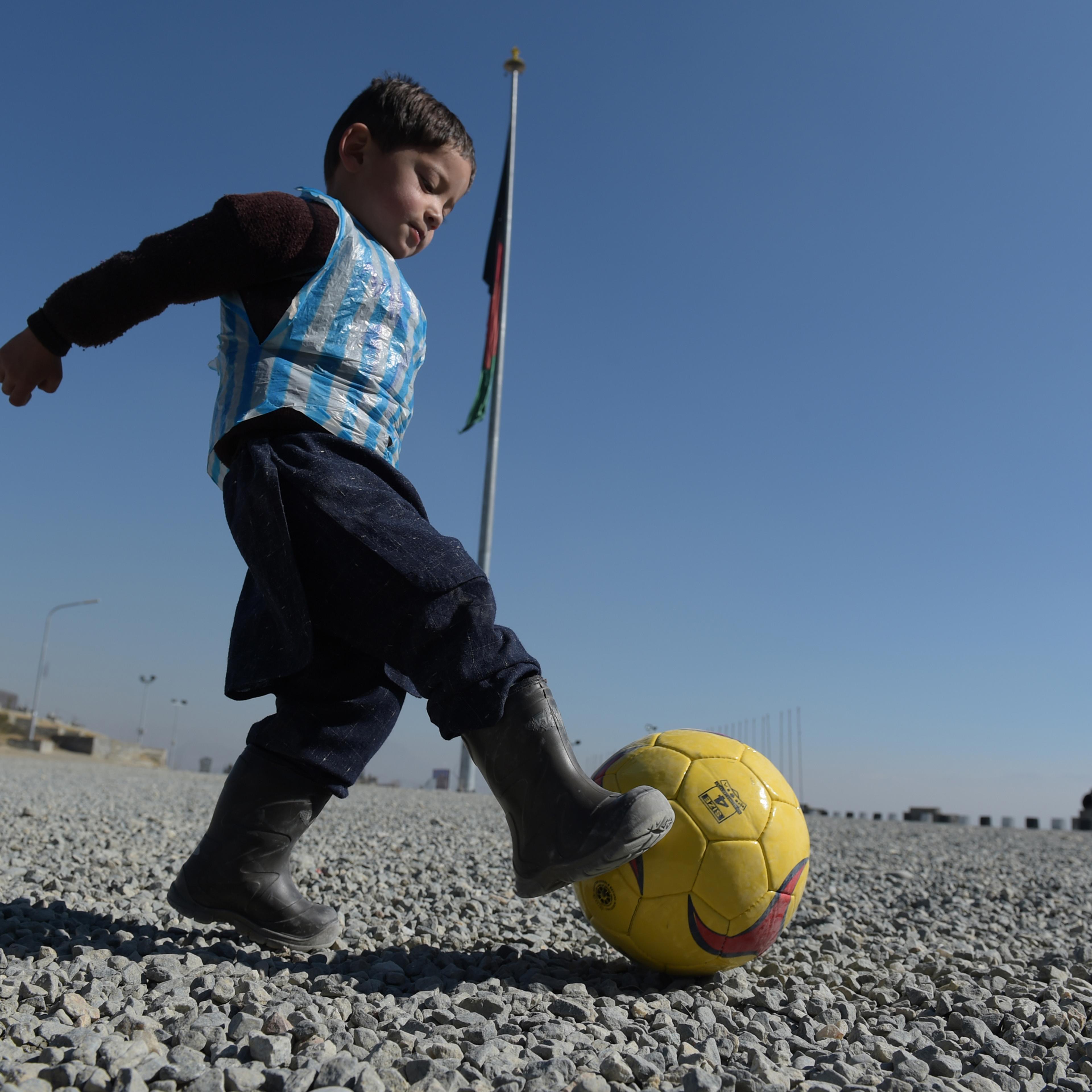 FBL-AFG-ARG-ESP-AFGHANISTAN-SPORT-SOCIETY