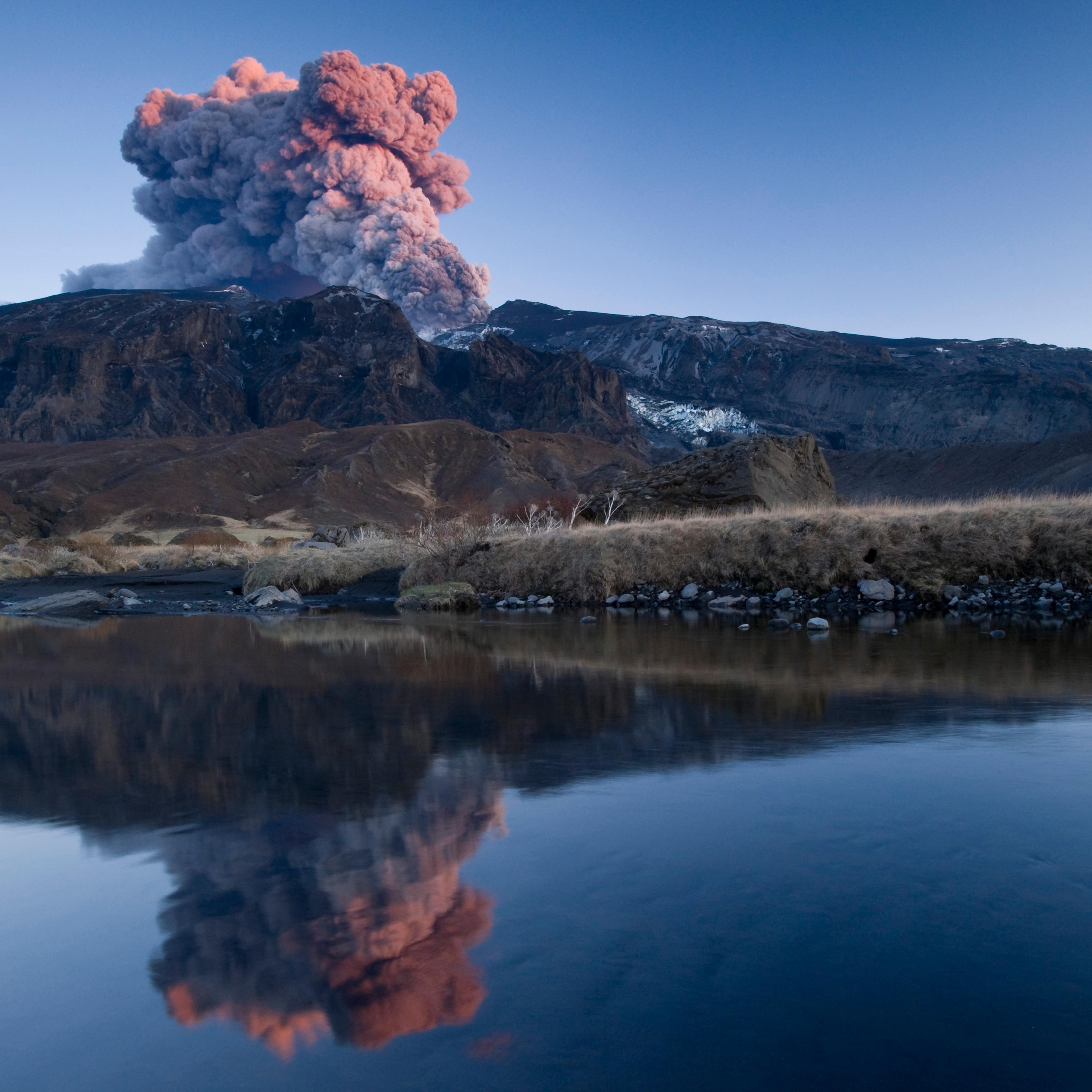 Lava Lady Captures Spectacular Eyjafjallajokull Eruption