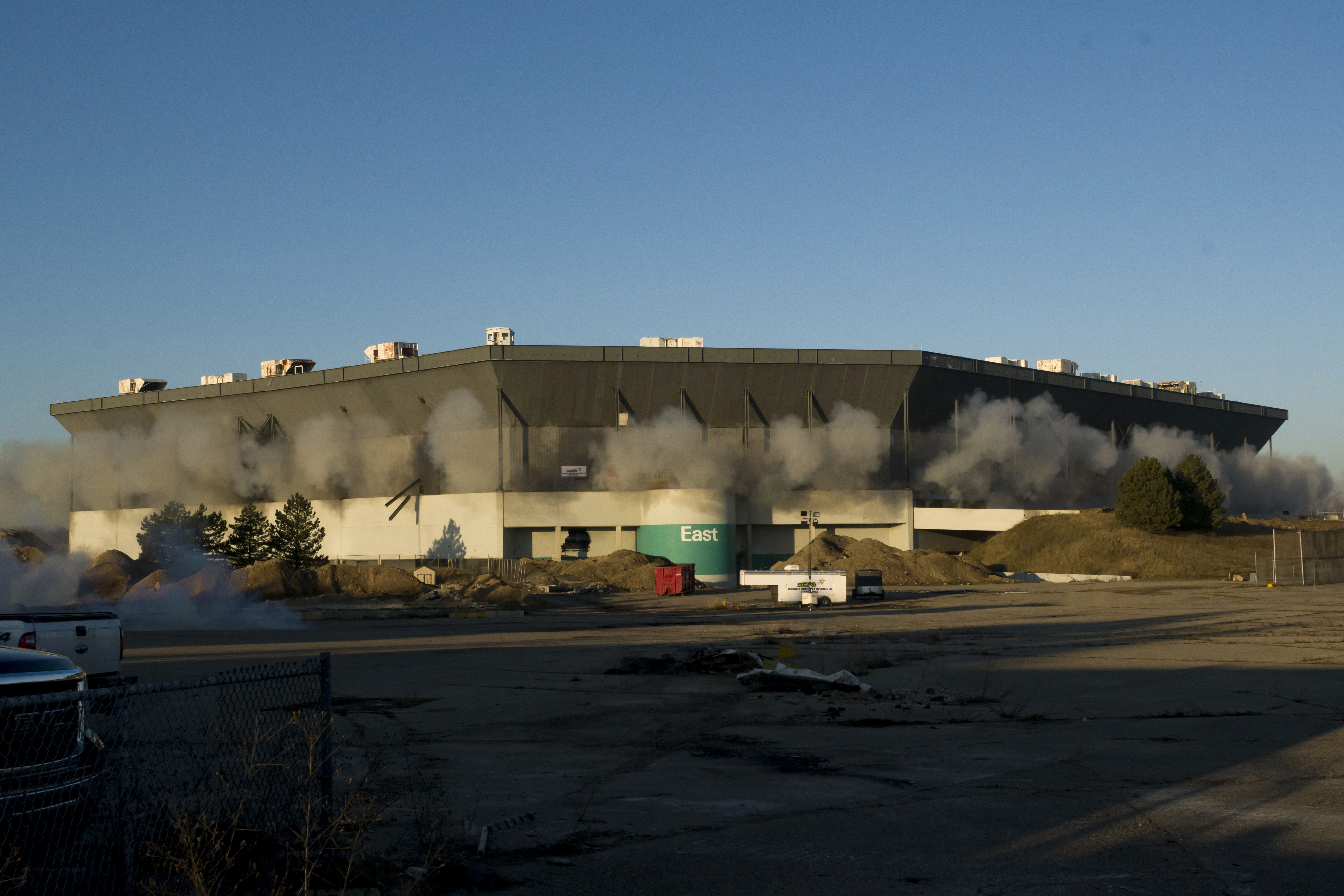SILVERDOME-DEMOLICION