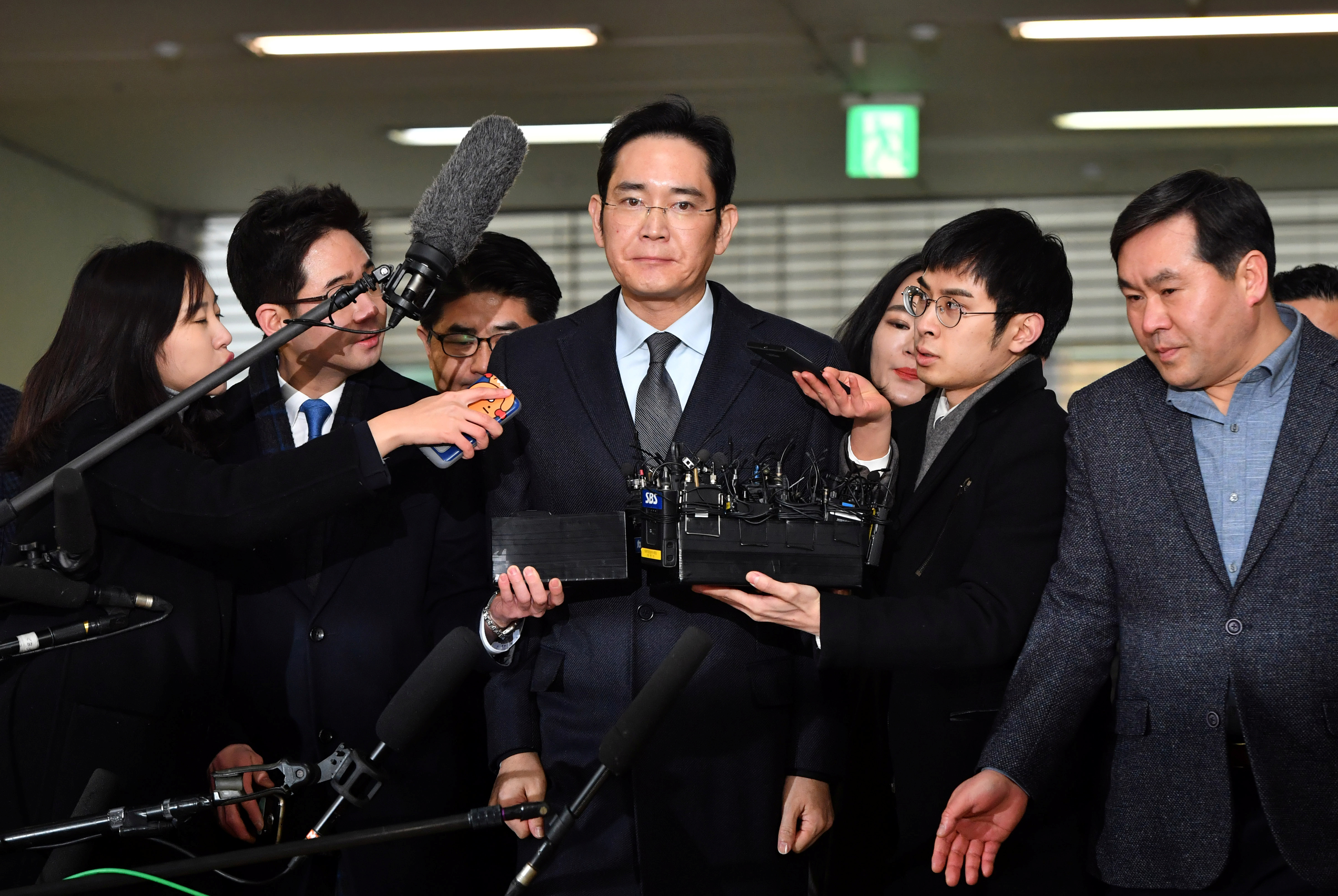 Lee Jae-yong vice chairman of Samsung Electronics arrives to be questioned as a suspect in a corruption scandal that led to the impeachment of President Park Geun-Hye, at the office of the independent counsel in Seoul