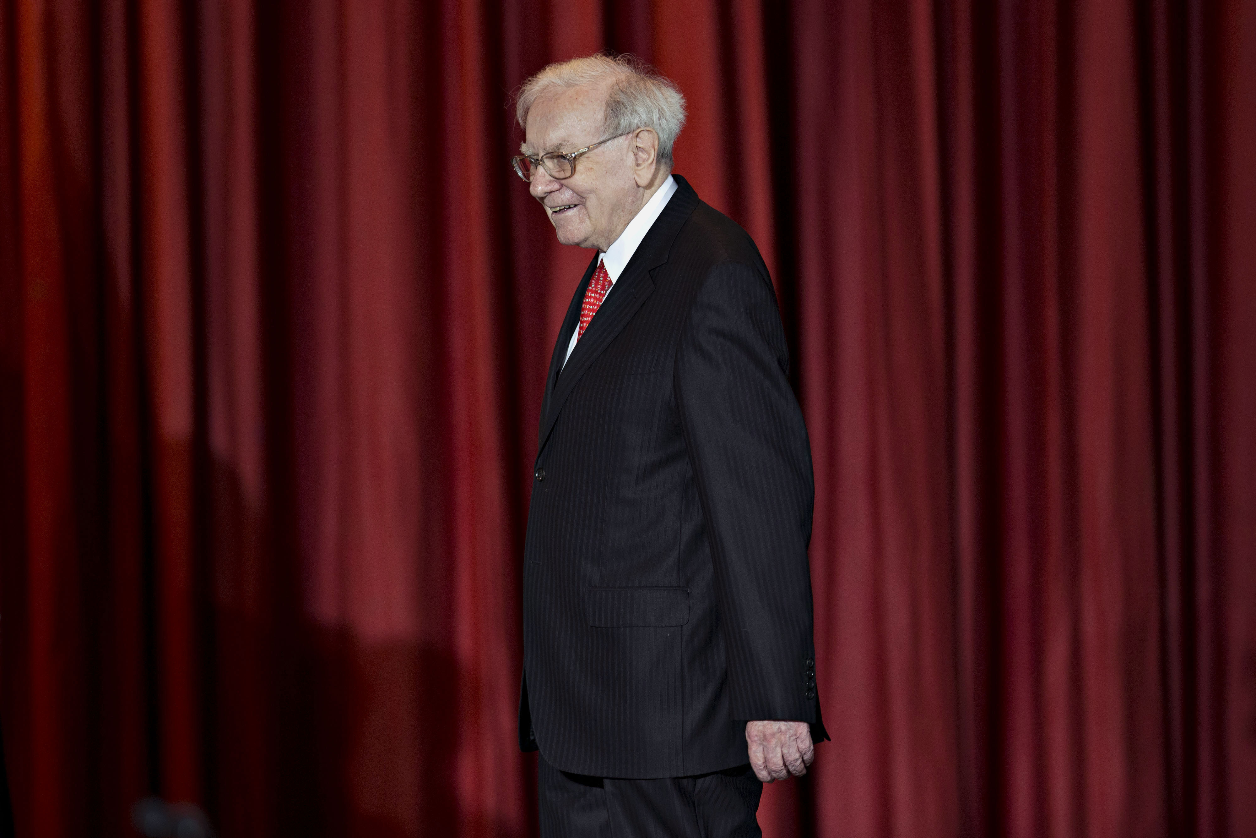 Hillary Clinton And Warren Buffett Highlight Economic Agenda At Organizing Event In Omaha