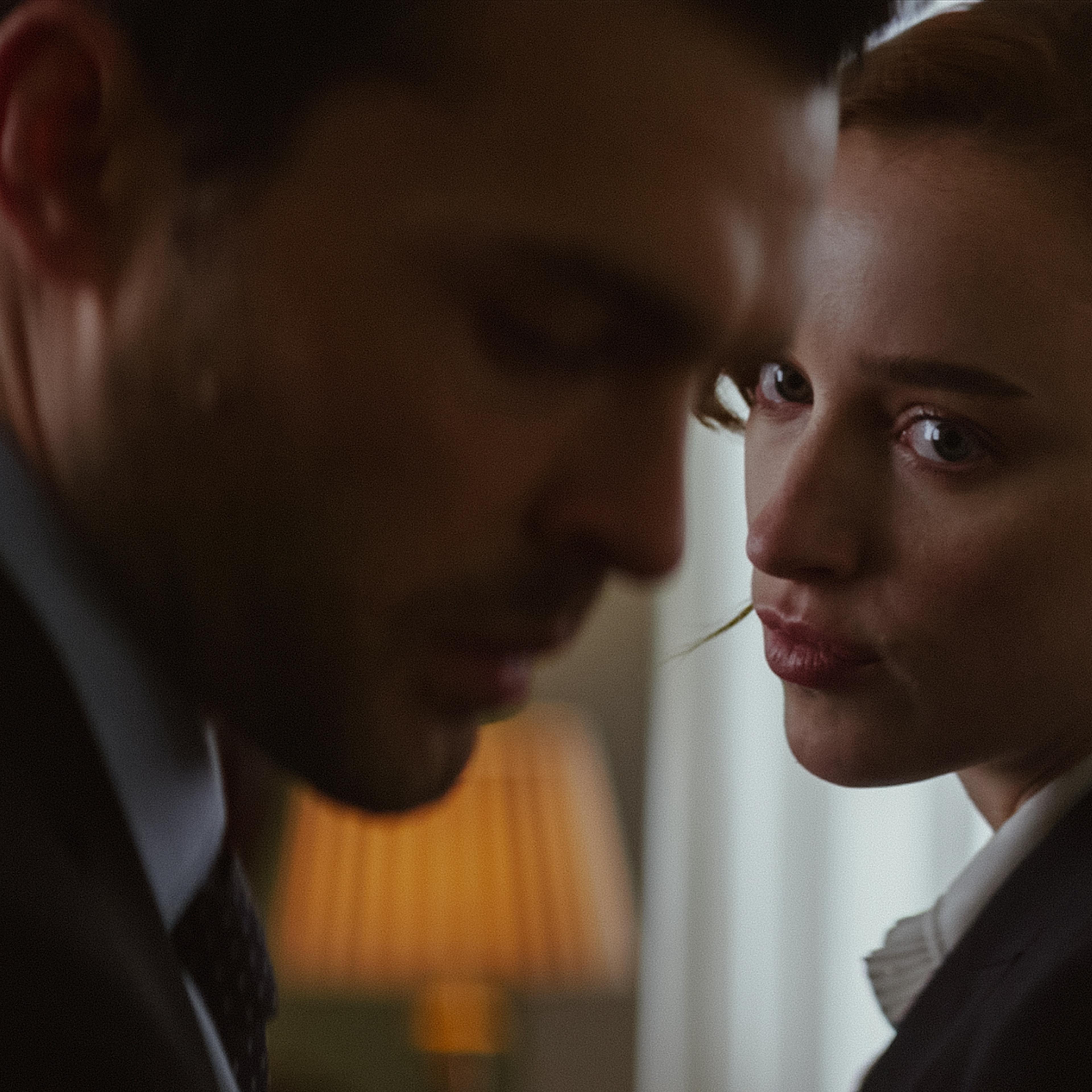 Fair Play. (L to R) Alden Ehrenreich as Luke and Phoebe Dynevor as Emily in Fair Play. Cr. Courtesy of Netflix