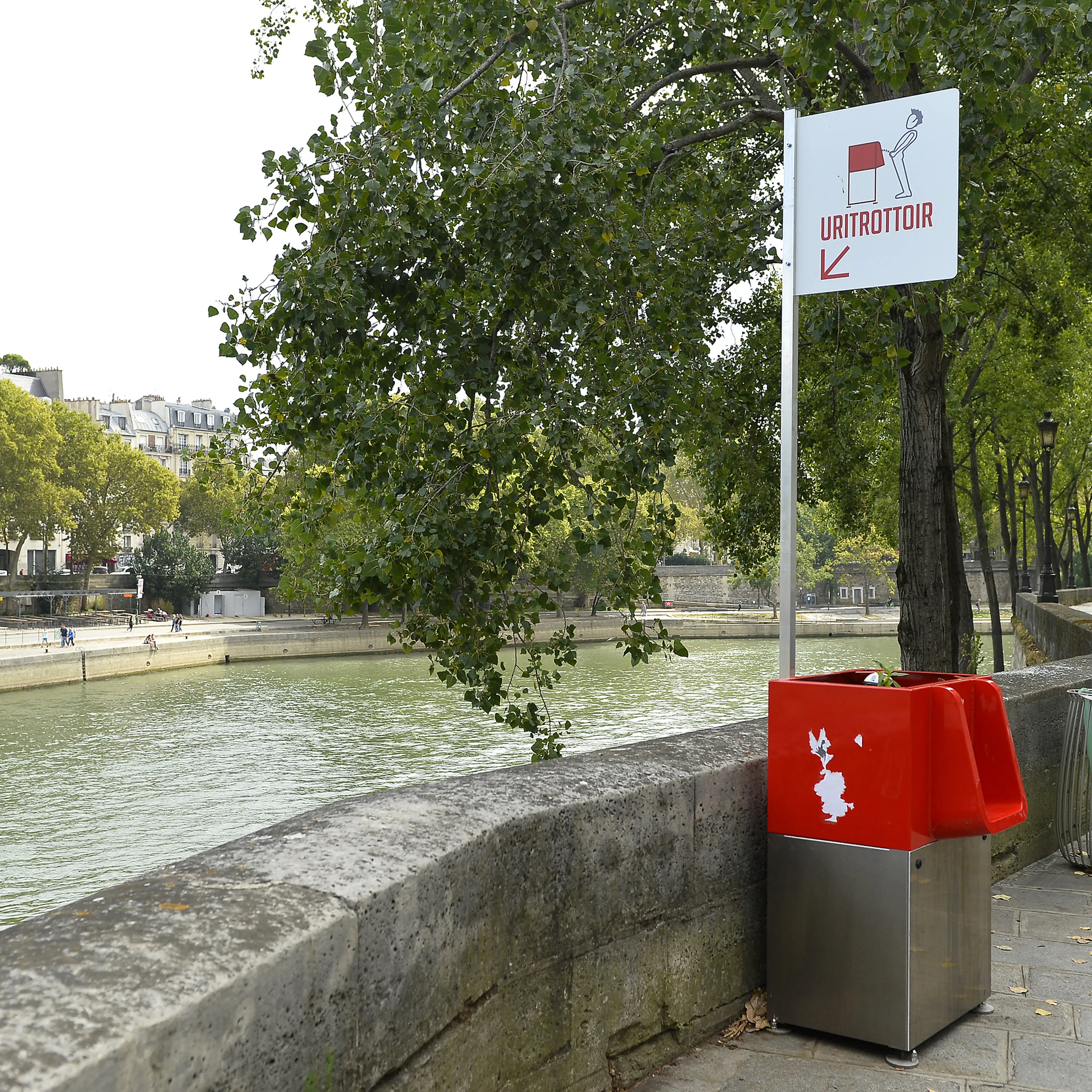 Open Air Urinals Appear in Paris