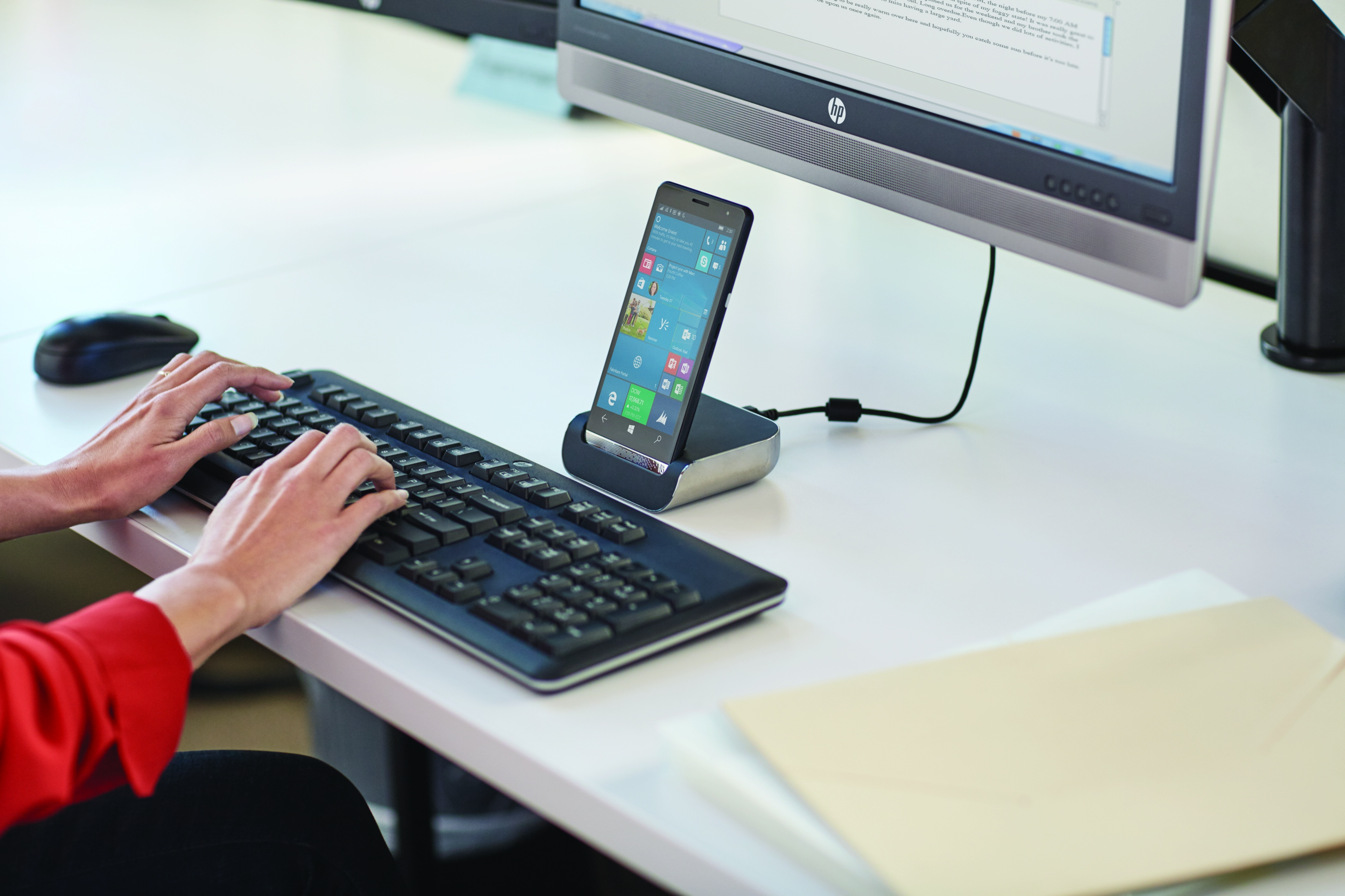 HP's Elite X3 Windows Smartphone Can Function As Desktop PC