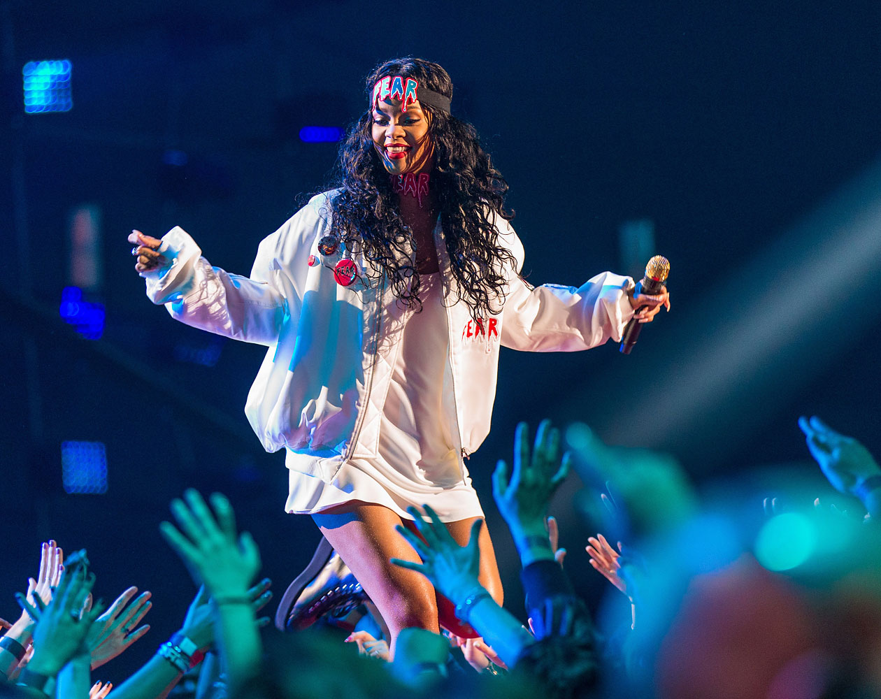 Recording artist Rihanna performs onstage at the 2014 MTV Movie Awards at Nokia Theatre L.A. Live on April 13, 2014 in Los Angeles/