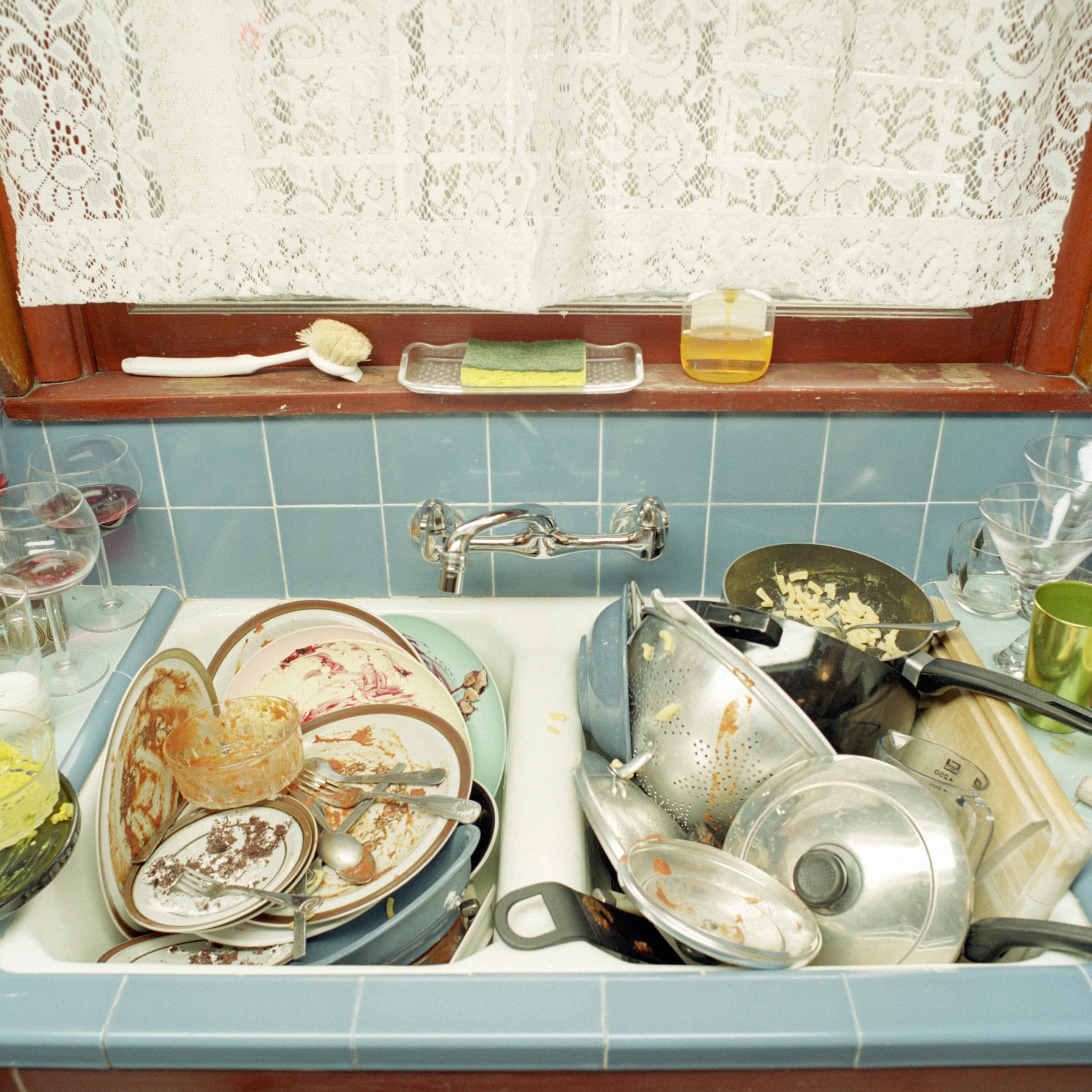 dirty-dishes-sink