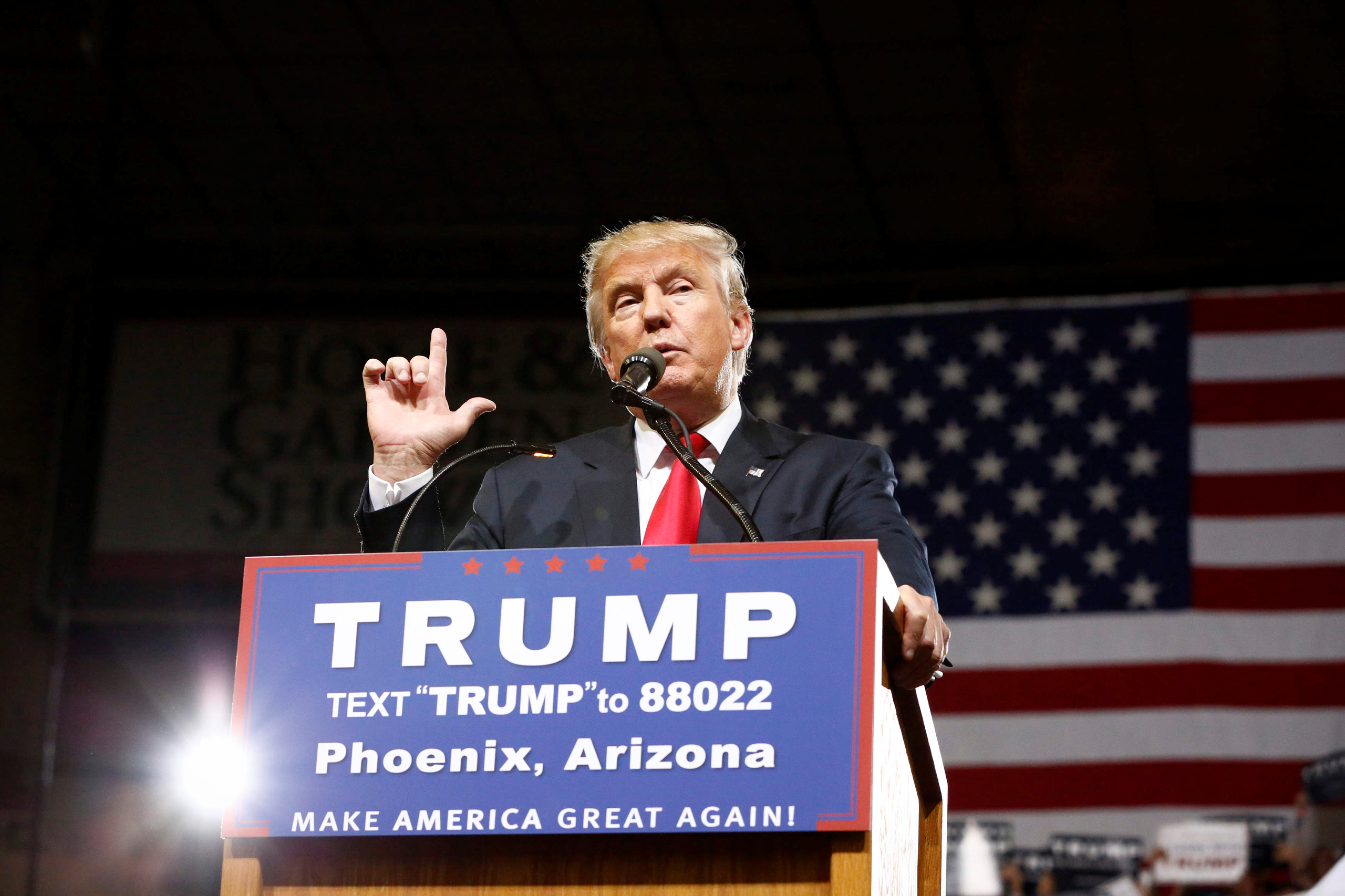Republican U.S. Presidential candidate Donald Trump speaks at a campaign rally in Phoenix, Arizona, June 18, 2016. REUTERS/Nancy Wiechec - RTX2GZ6K