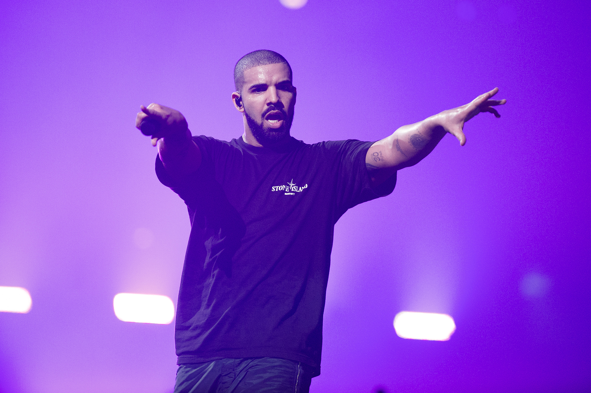 Drake Performs At  l'AccorHotels Arena