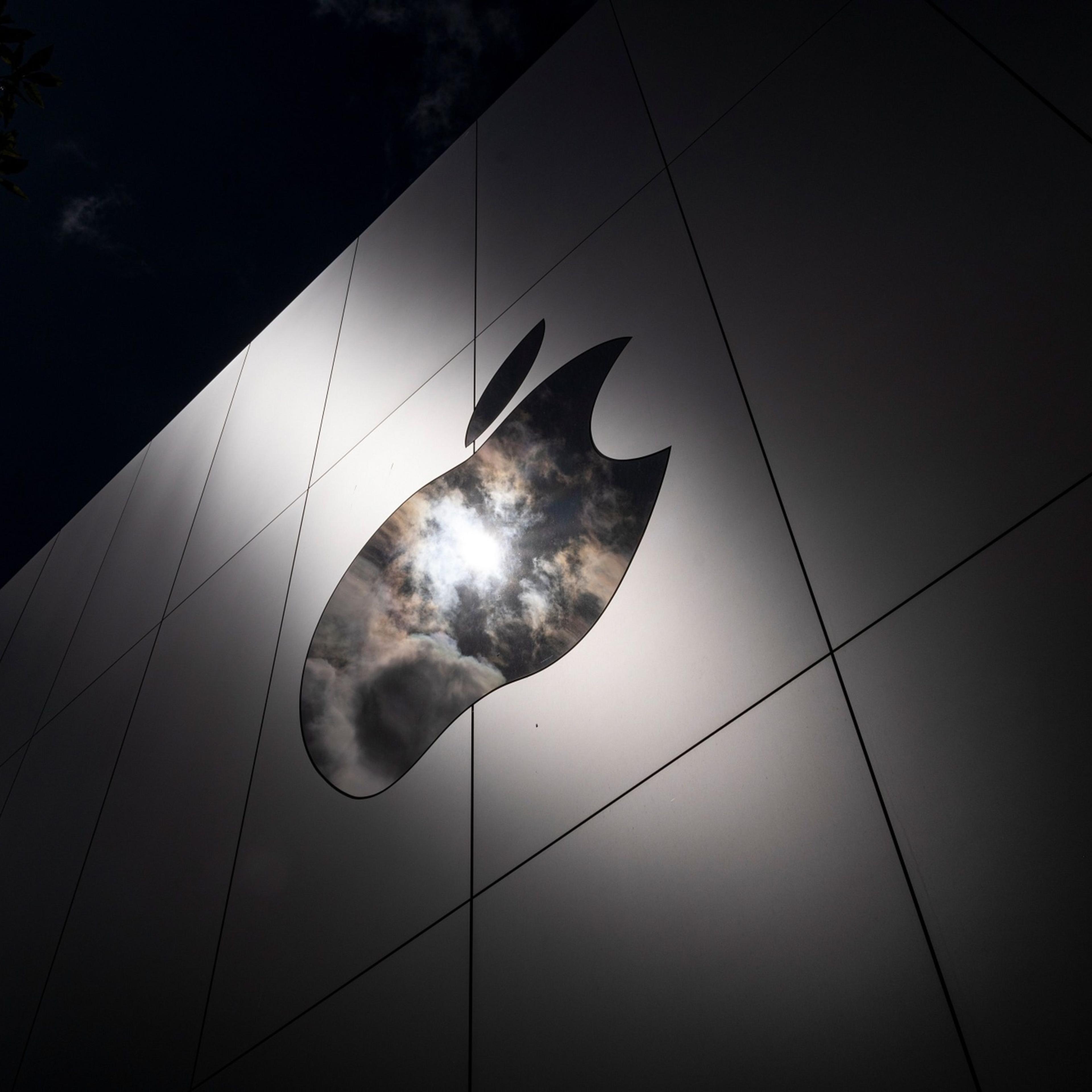 Image of Apple store in San Francisco, CA