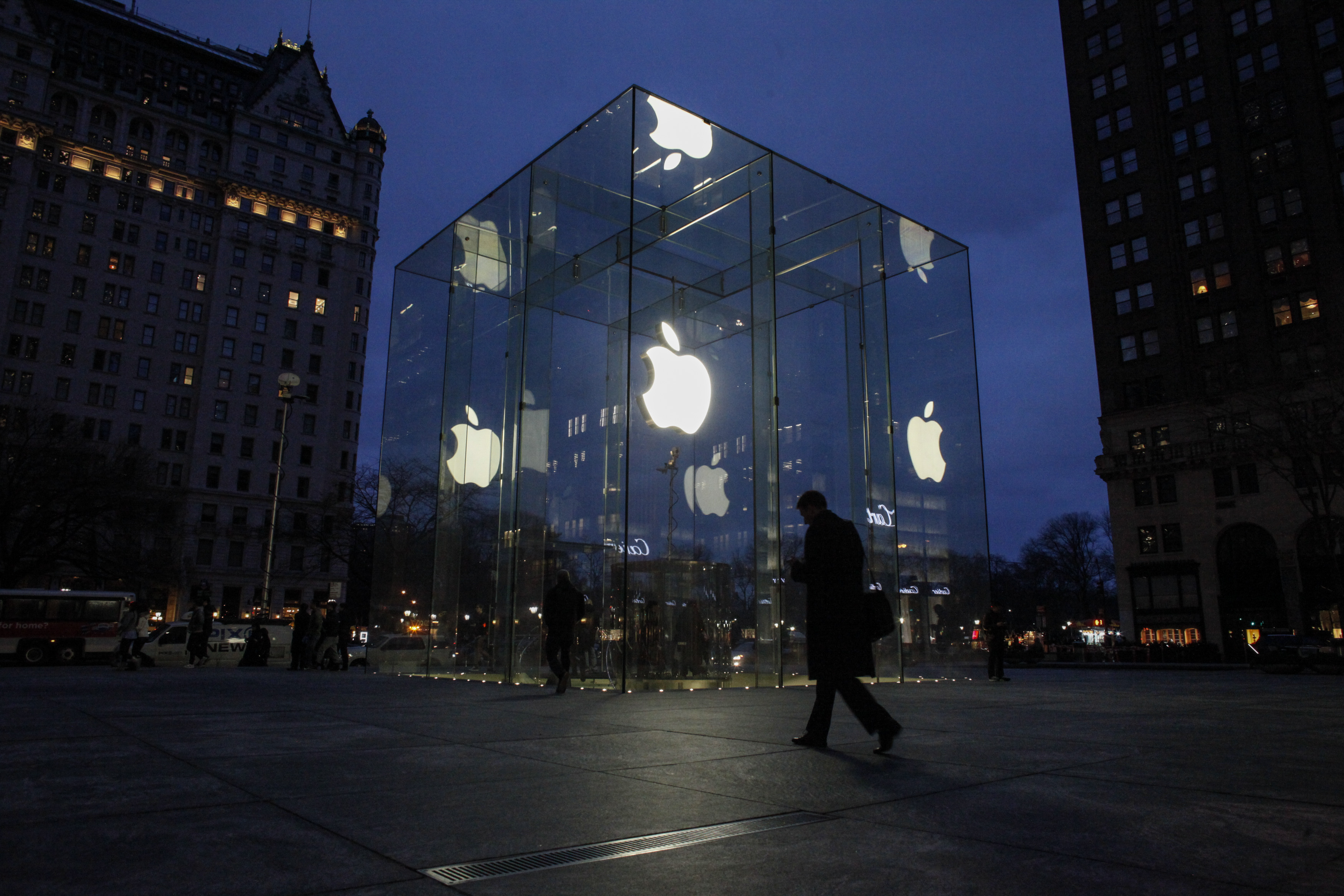 US-I-PHONE-NEW-YORK-US ATTACKS INTELLIGENCE IT CRIME