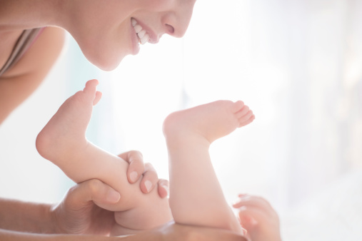 mother-playing-with-baby