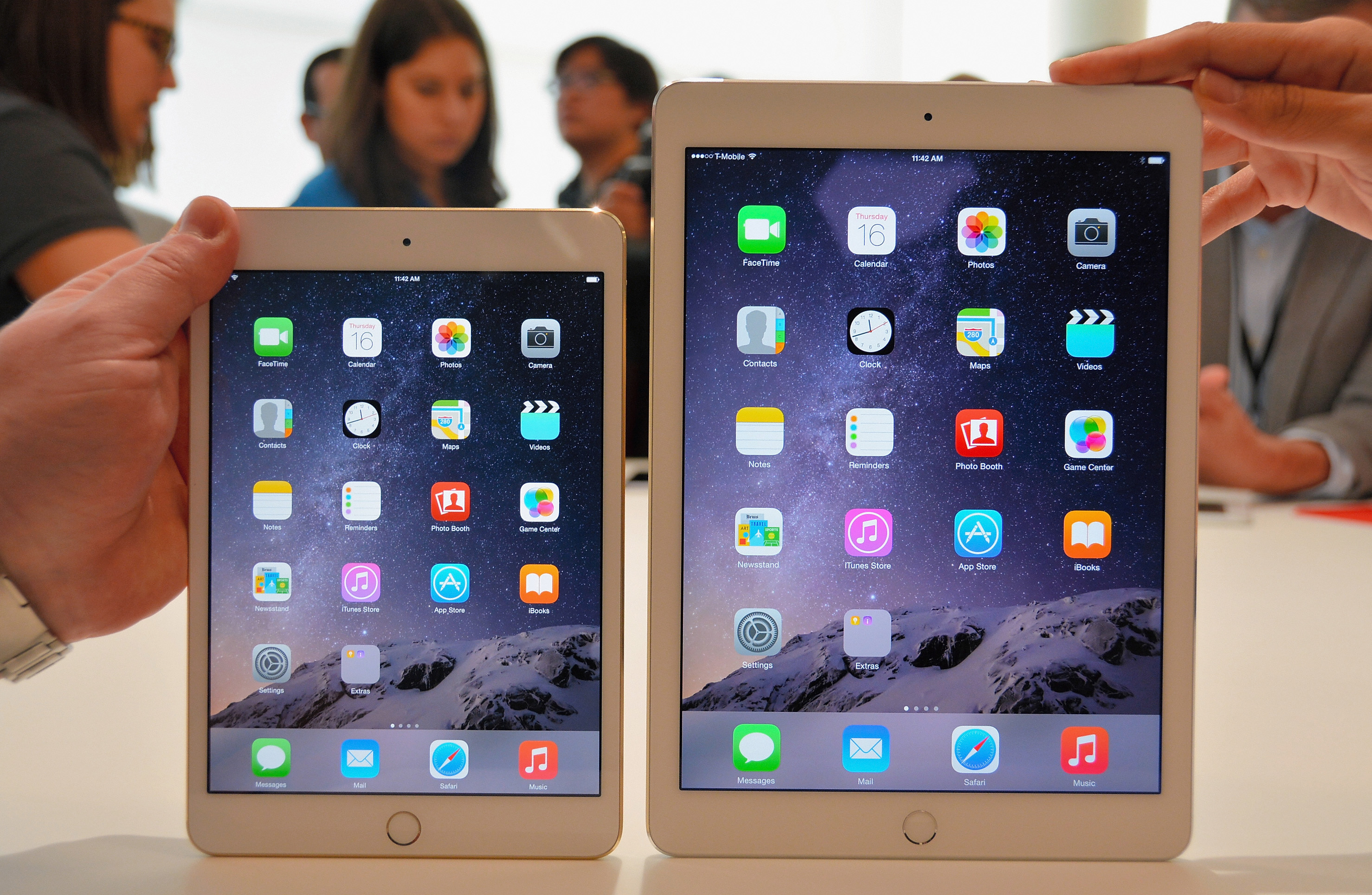 Apple Unveils New iPad Models