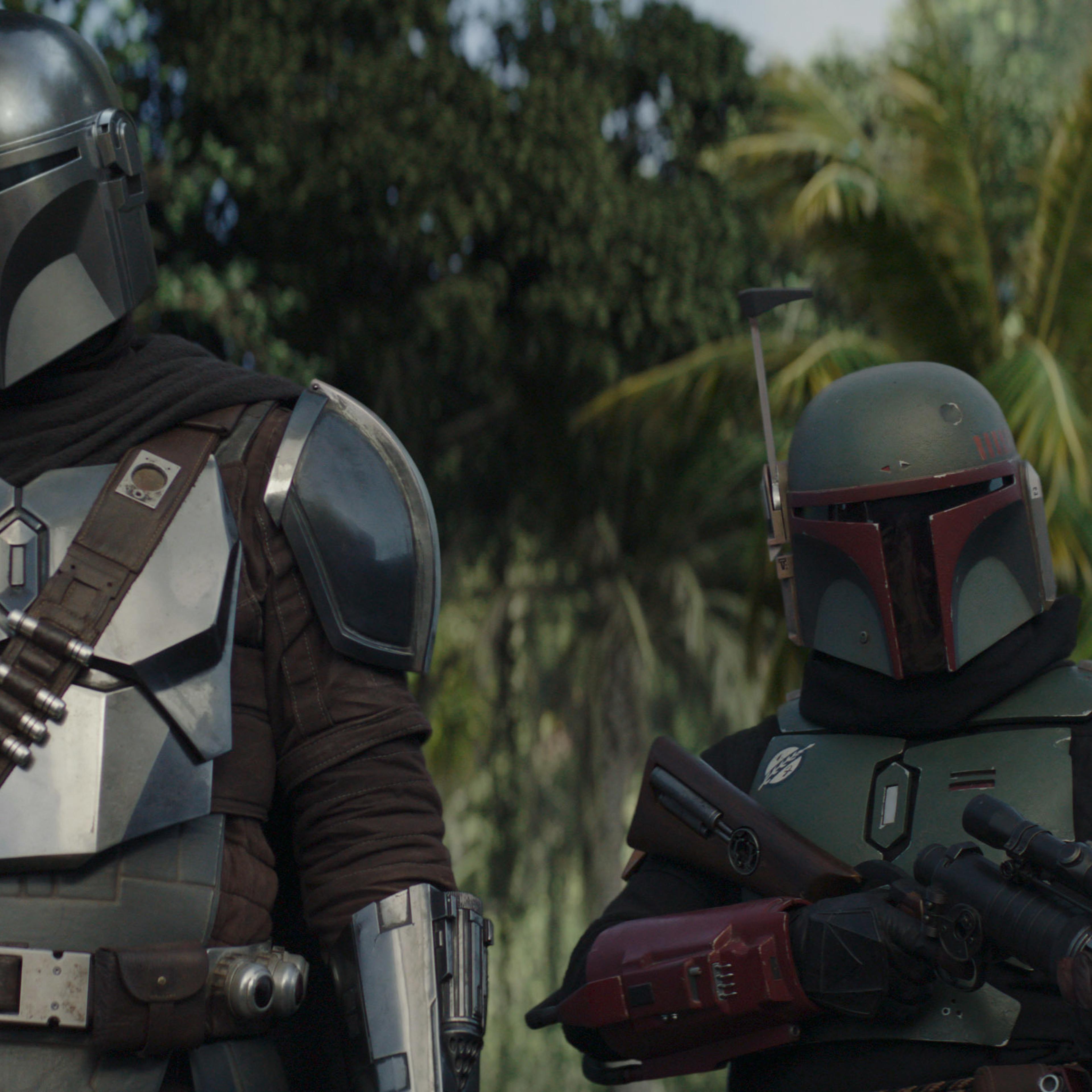 (L-R) Pedro Pascal as The Mandalorian and Temuera Morrison as Boba Fett in LucasFilm's <i>The Mandalorian</i>