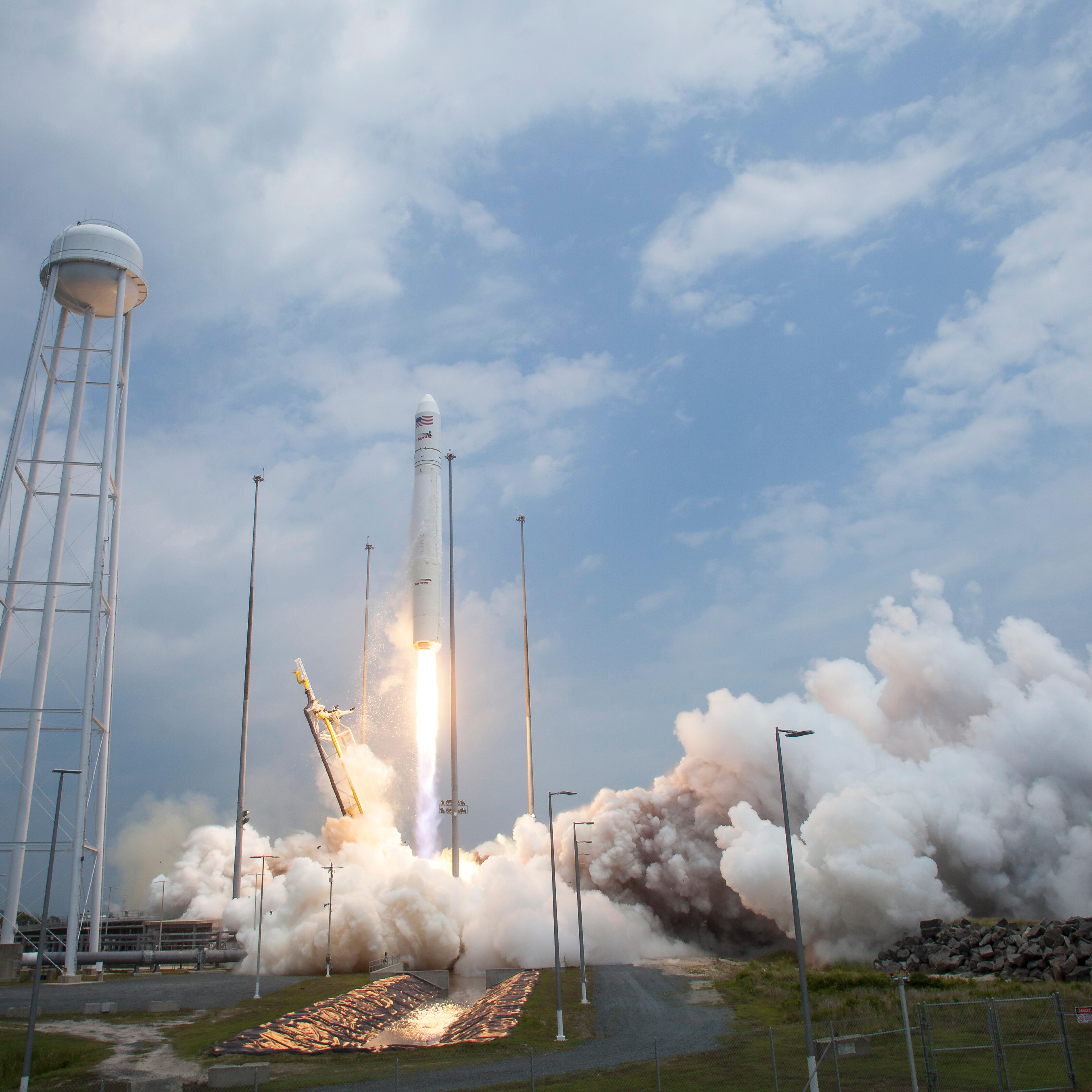 Cygnus Spacecraft Launches from Pad-0A