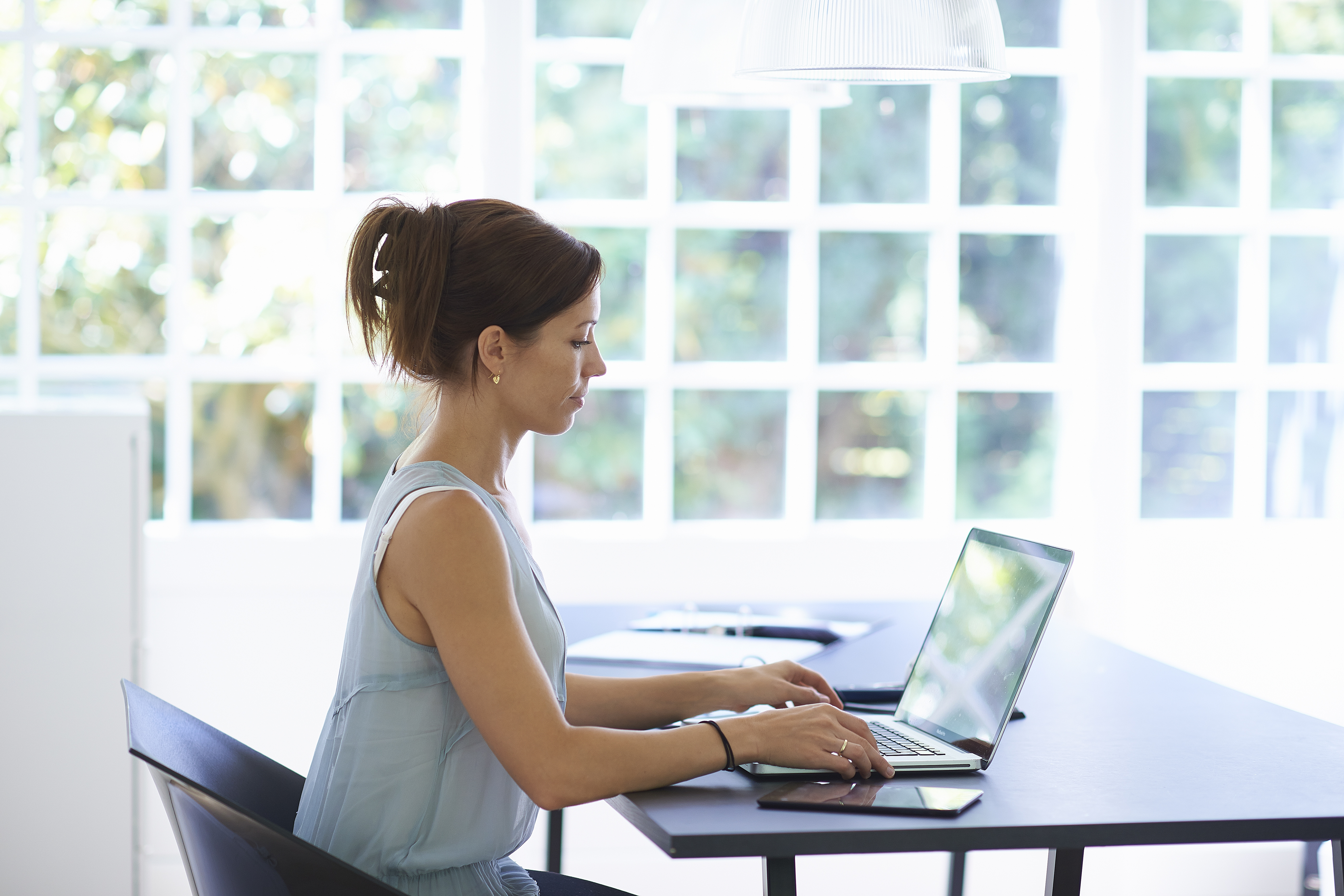 woman-work-home