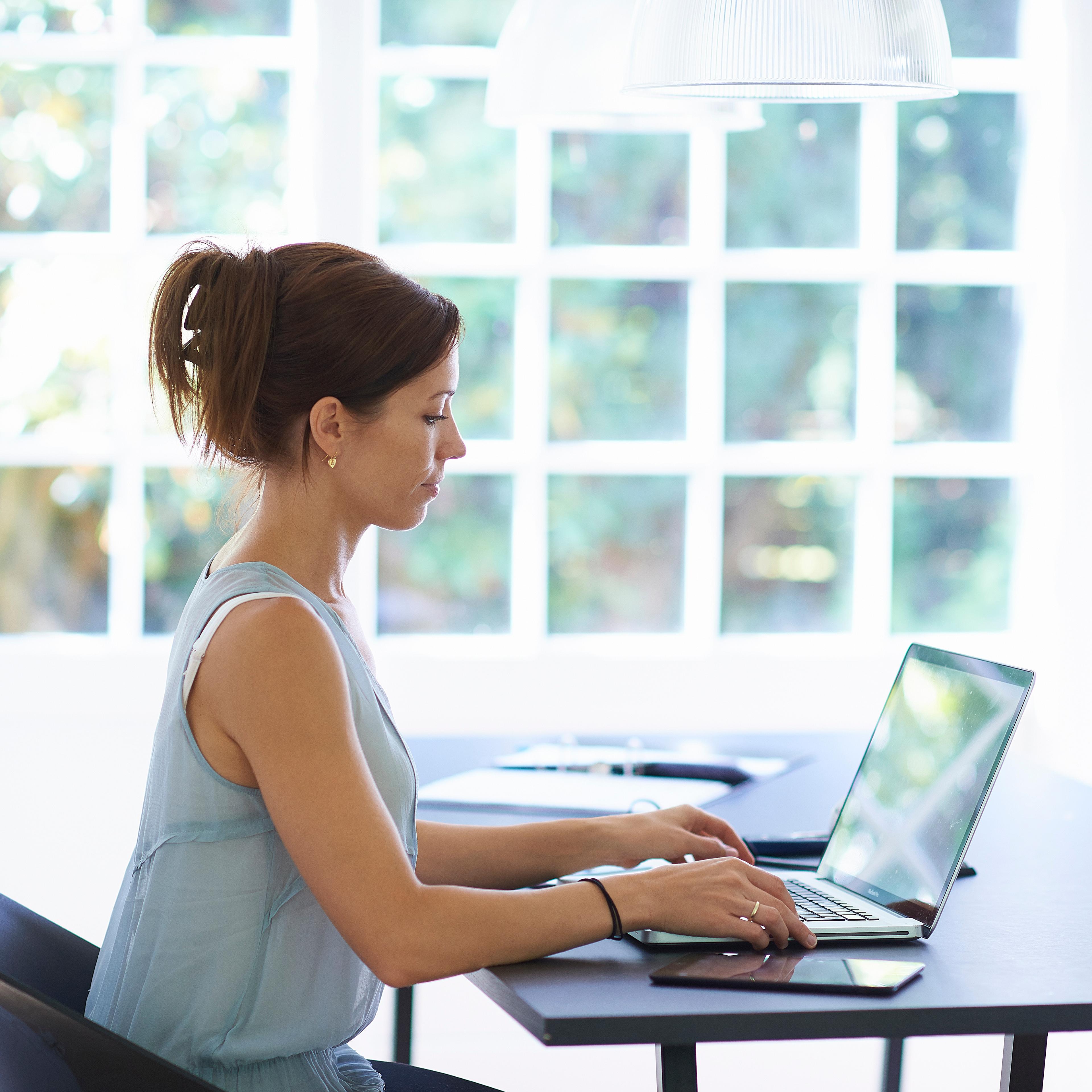 woman-work-home