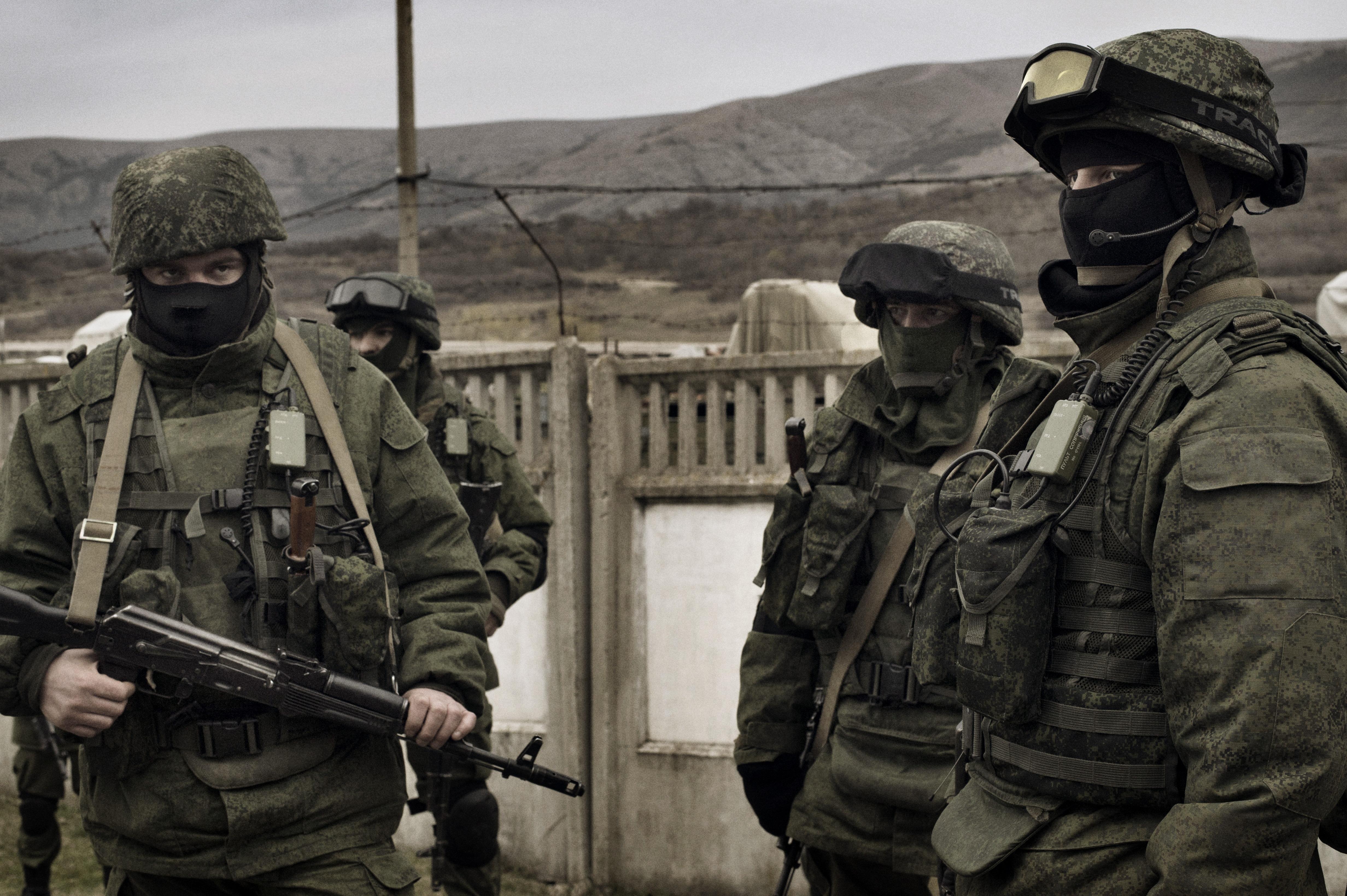 RUSSIAN TROOPS IN PEREVALNOYE