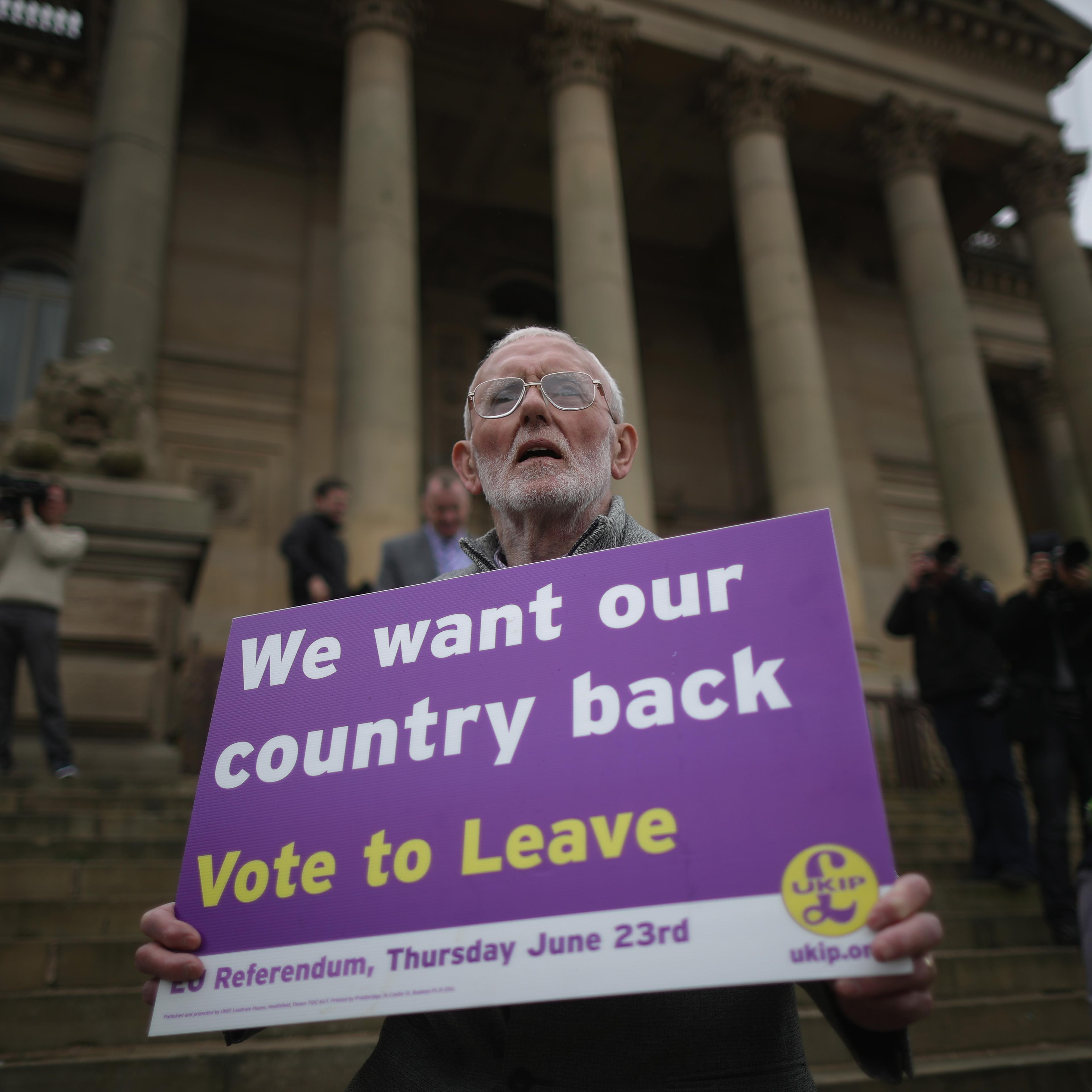 UKIP Referendum Bus Travels To South Yorkshire And Lancashire