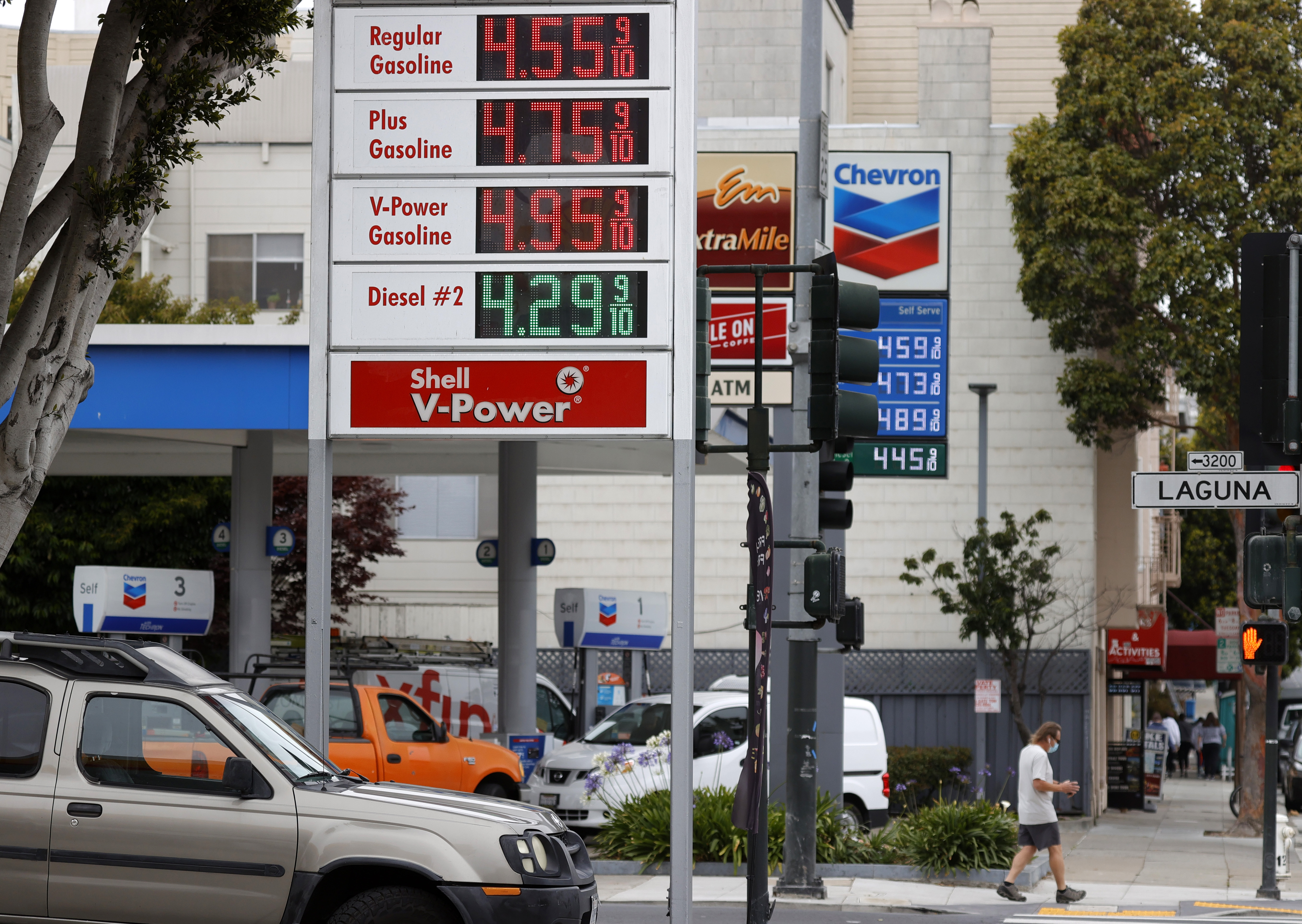 Gas Prices In Bay Area Soar To Nearly $6 A Gallon