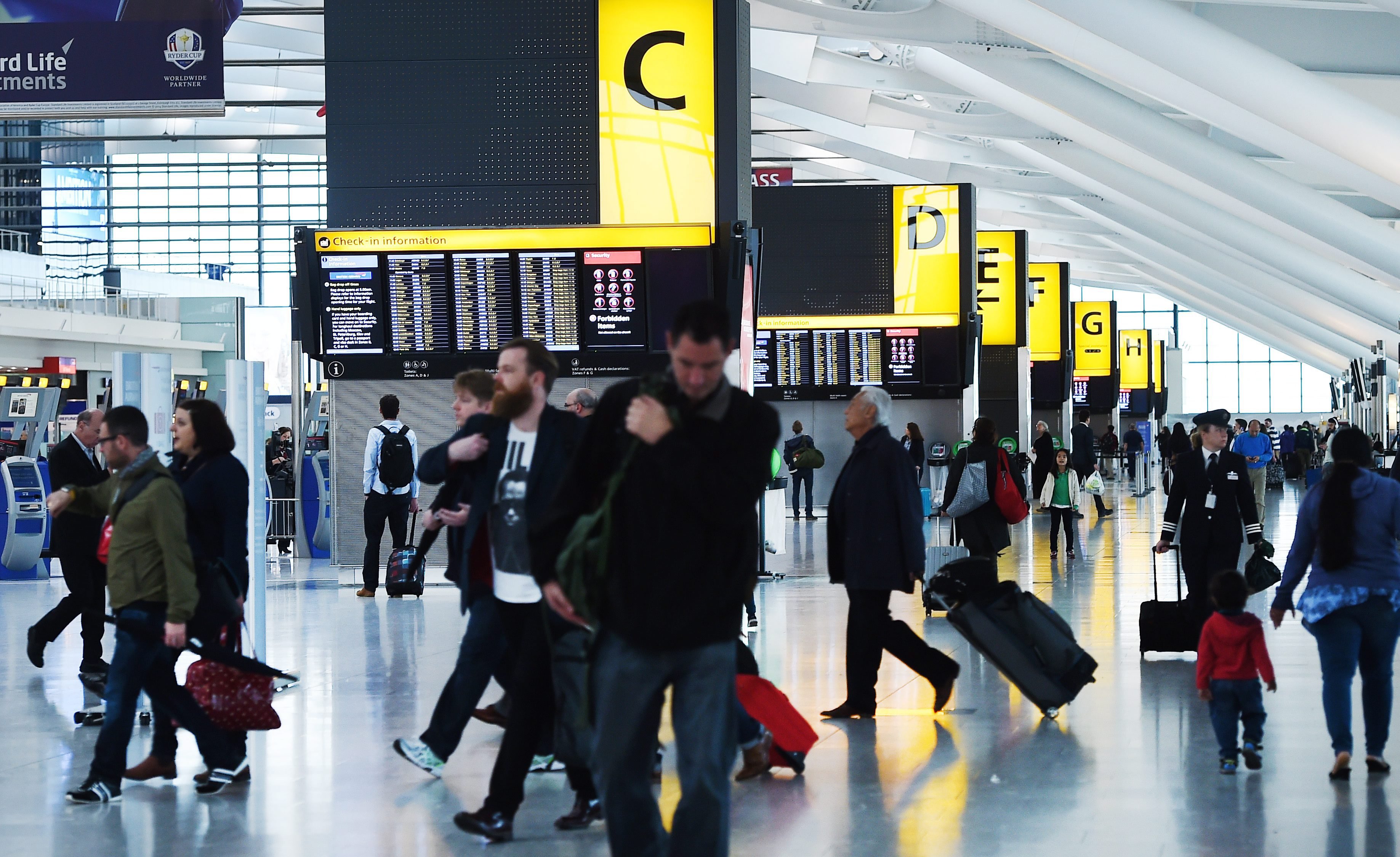Ebola screening to begin at London's Heathrow Airport