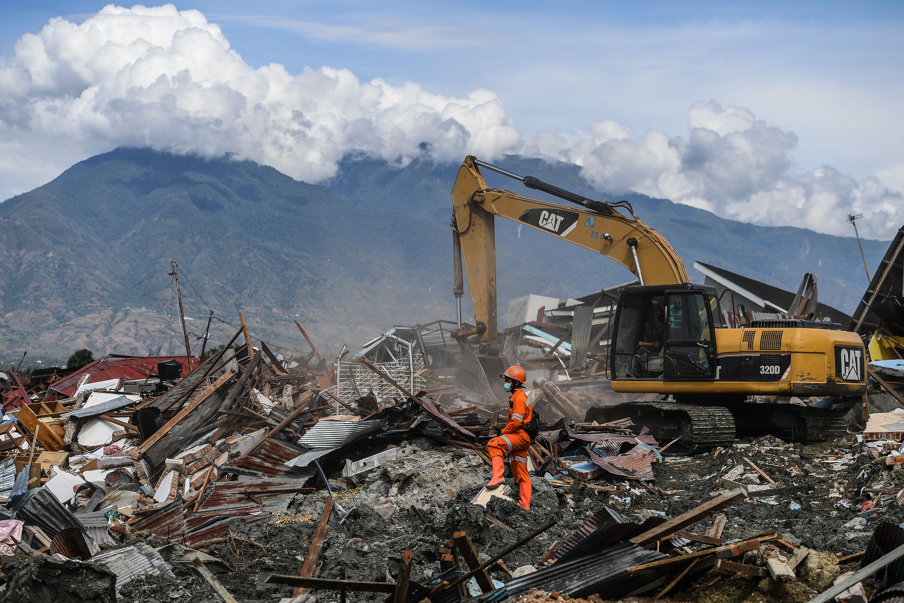 TOPSHOT-INDONESIA-QUAKE
