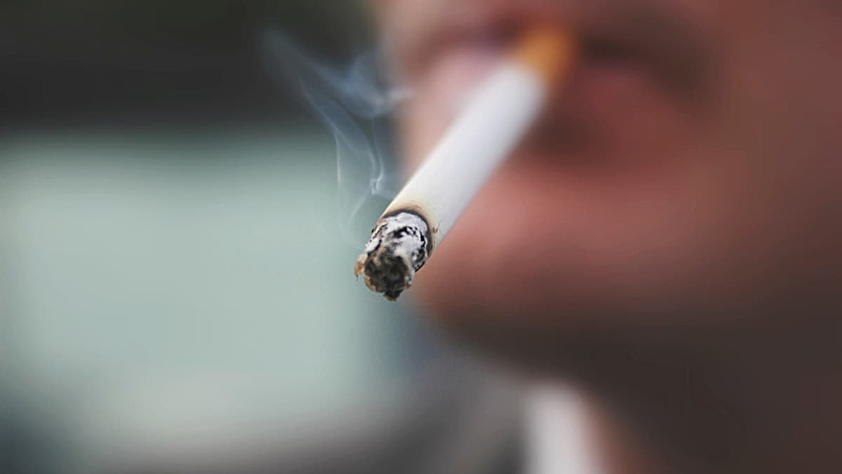 Smoking: One Cigarette a Day Can Shorten Life
