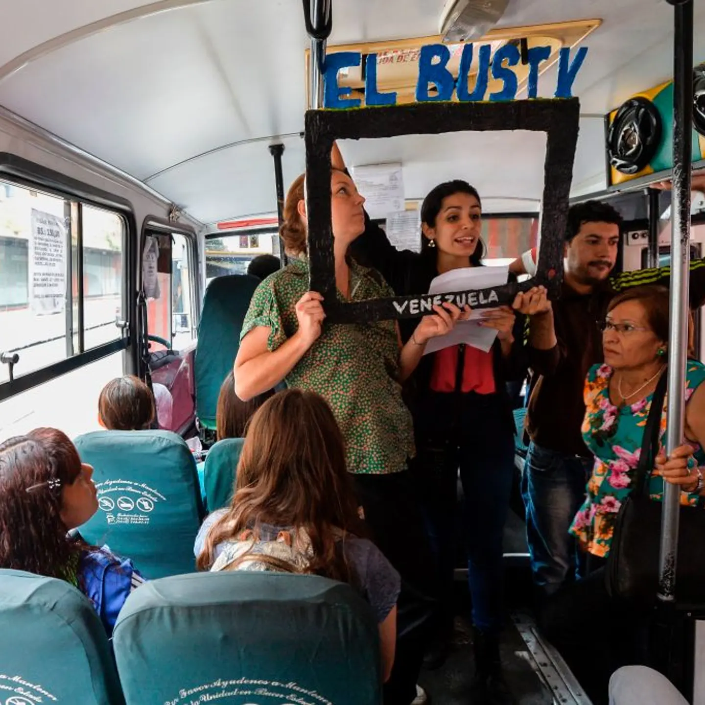 bus-tv-protest-venezuela