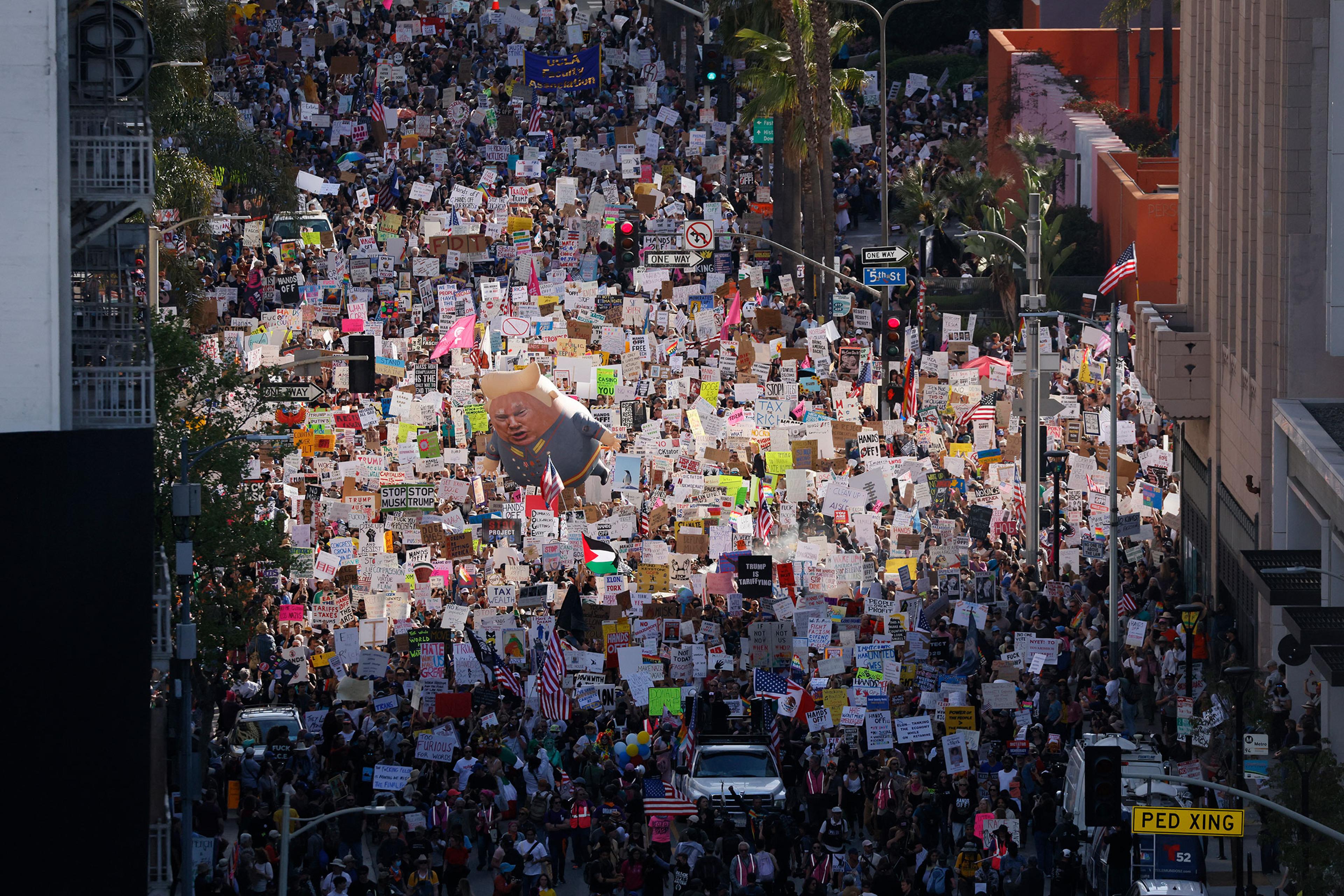 TOPSHOT-US-POLITICS-DEMONSTRATION-GOVERNMENT