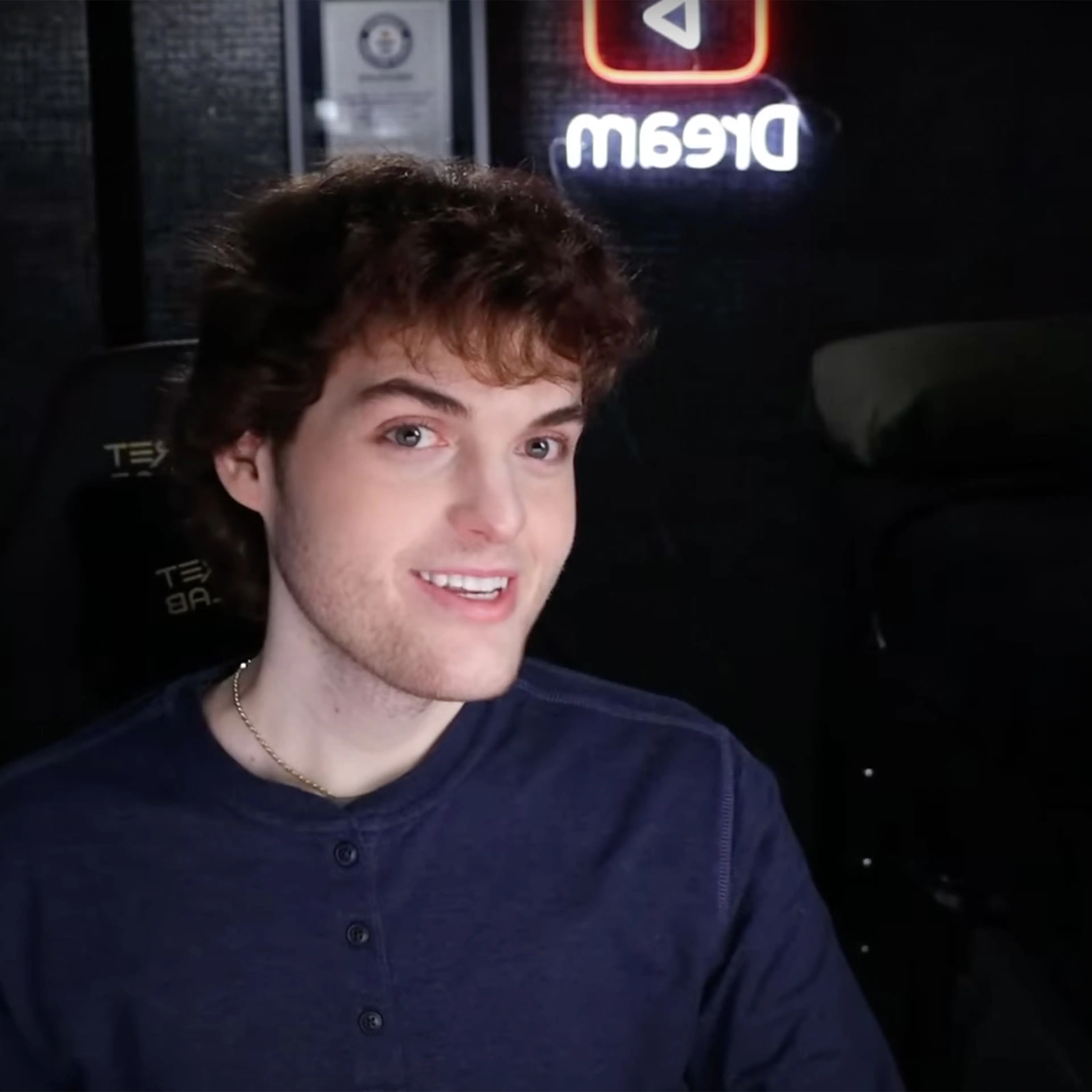Minecraft streamer "Dream" in his face reveal YouTube video