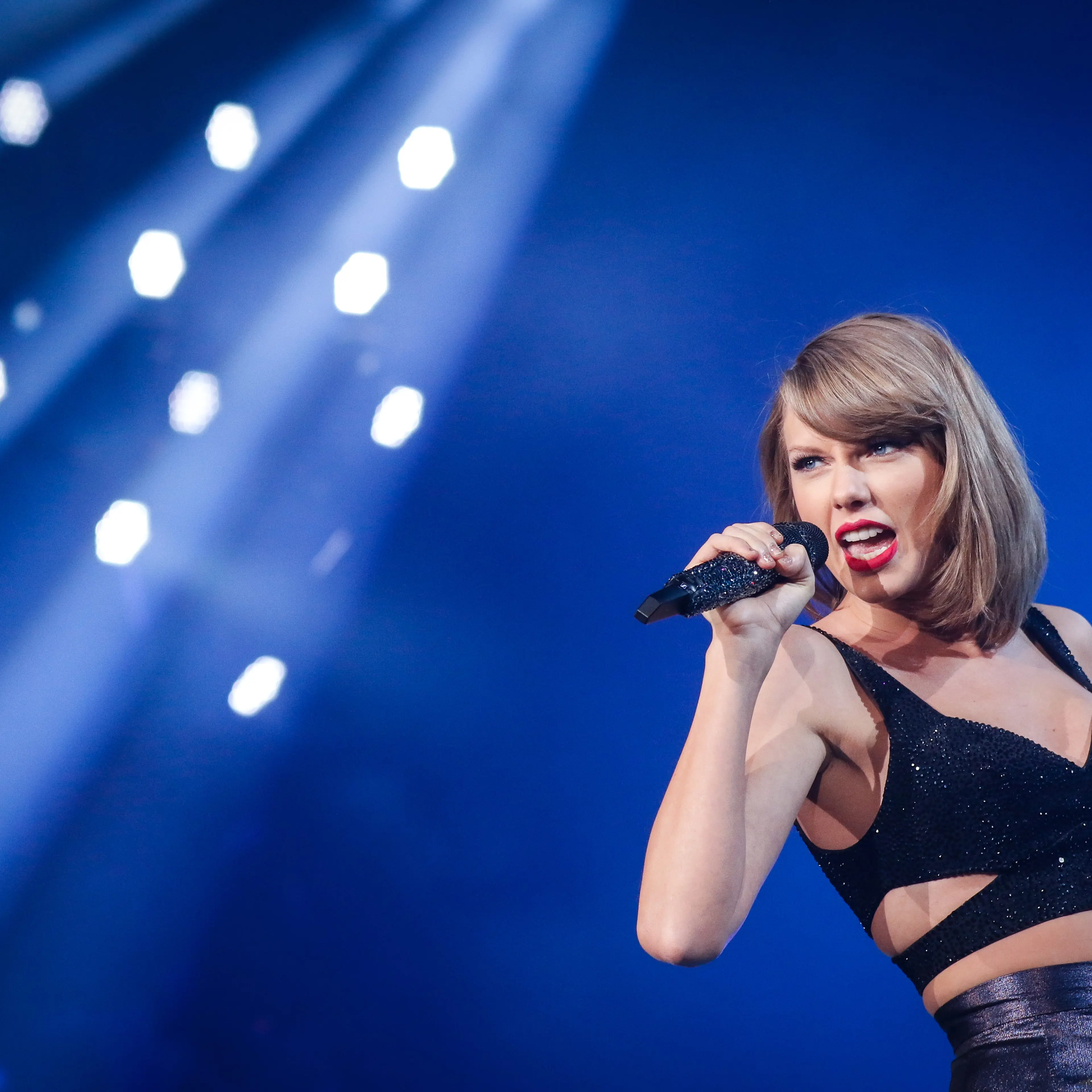Taylor Swift's The 1989 World Tour Comes To Shanghai