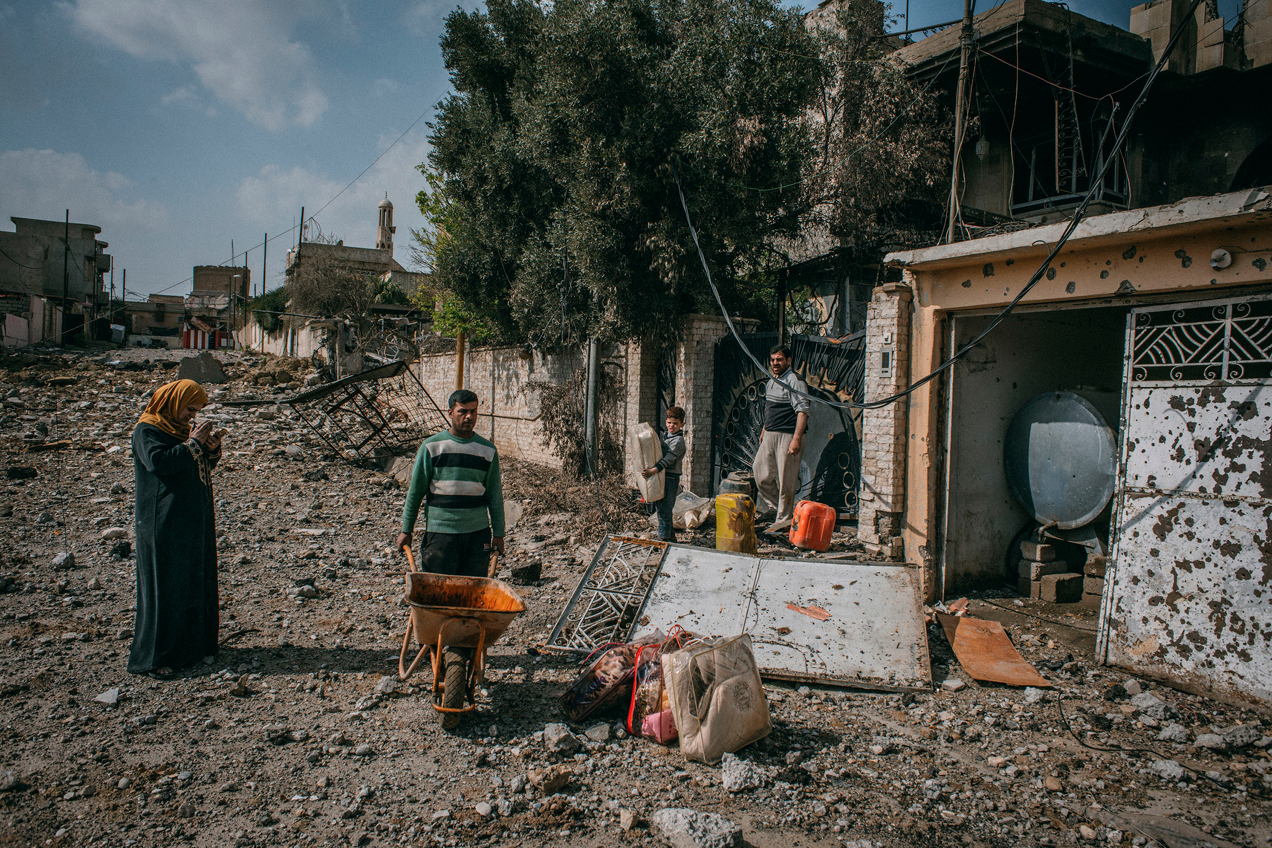 ISIS Using Mosul Civilians as Human Shields Amid Offensive