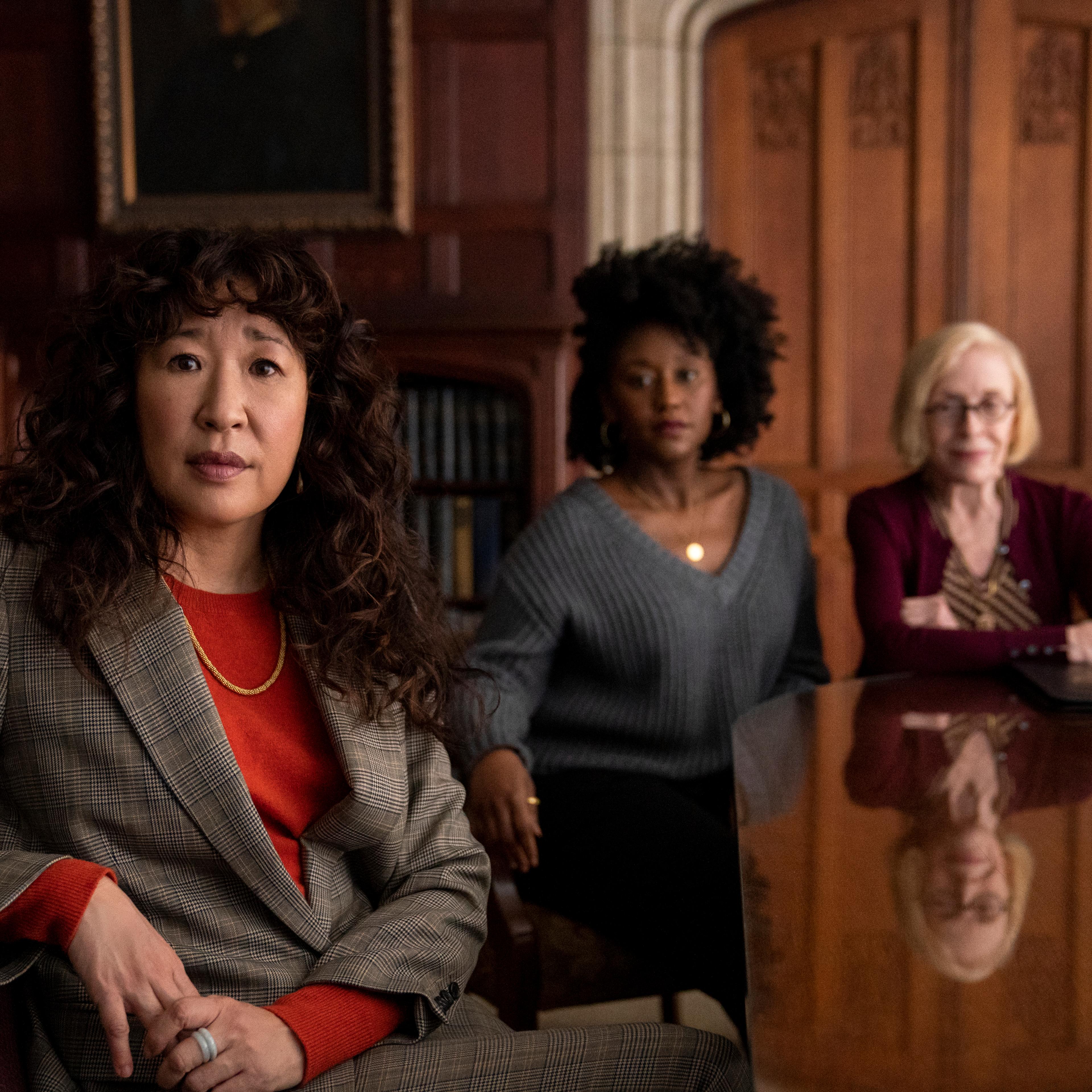 THE CHAIR (L to R) SANDRA OH as JI-YOON, NANA MENSAH as YAZ, and HOLLAND TAYLOR as JOAN in episode 106 of THE CHAIR Cr. ELIZA MORSE/NETFLIX © 2021