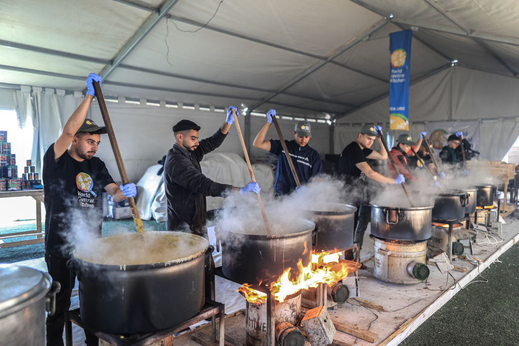 World Central Kitchen feeds thousands in Gaza