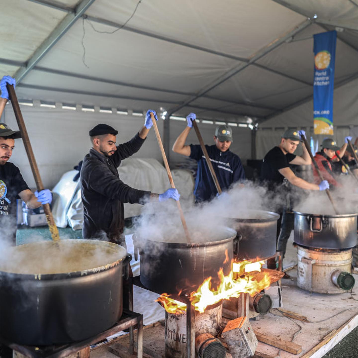 World Central Kitchen feeds thousands in Gaza