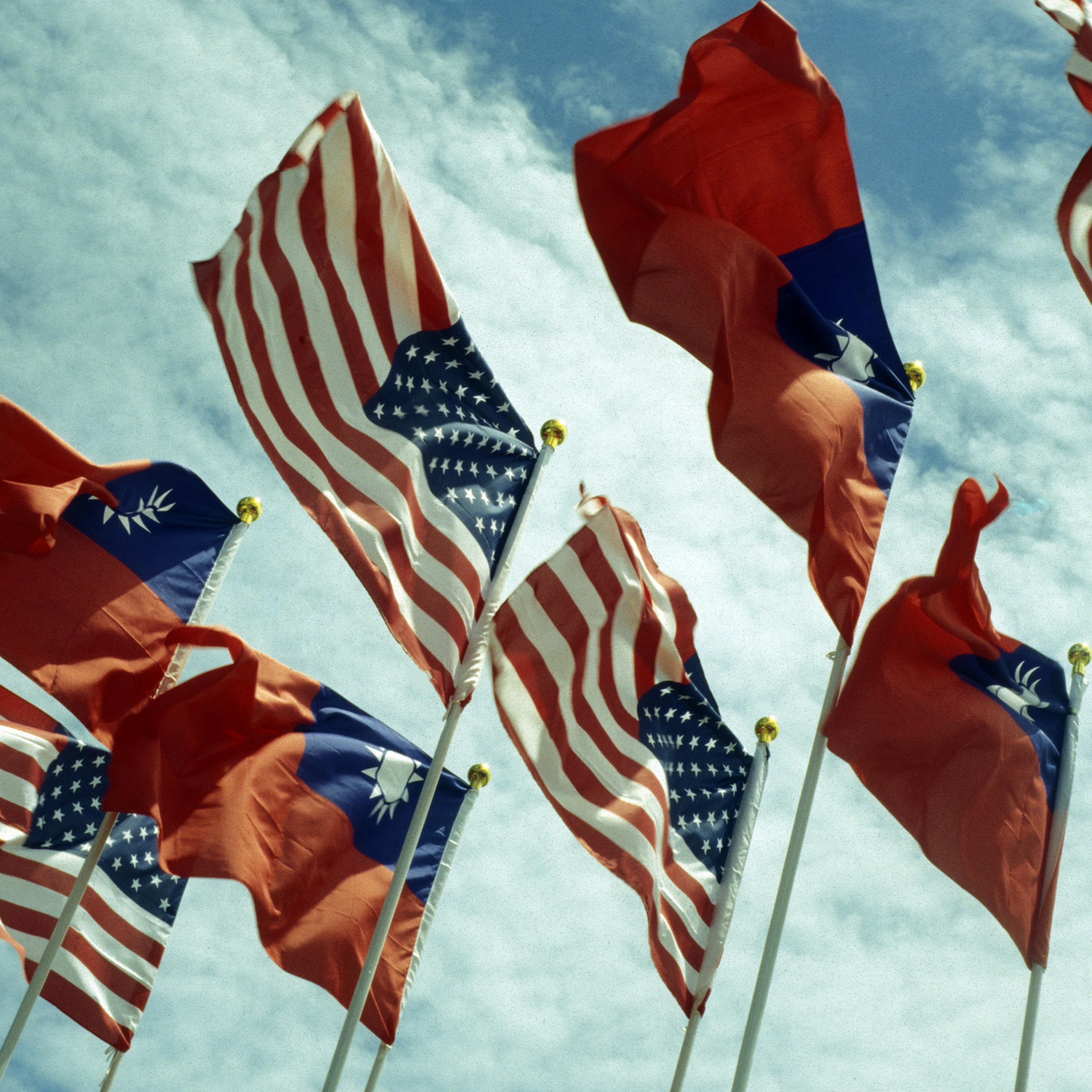 Flags of the U.S. and Taiwan