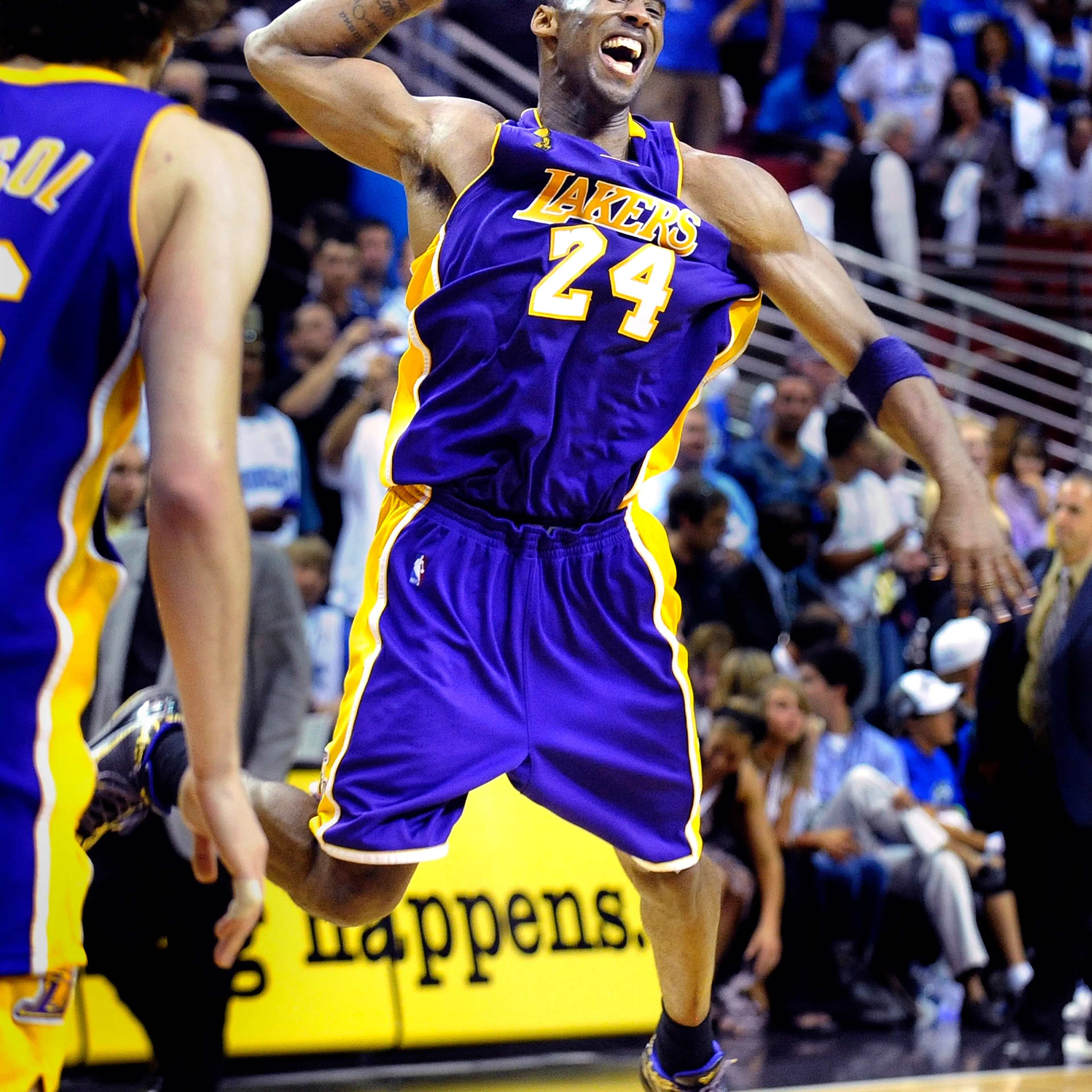 Los Angeles Lakers' Kobe Bryant celebrates defeating the Orlando Magic to win the NBA basketball championship, four games to one, on June 14, 2009 in Orlando, Fla.