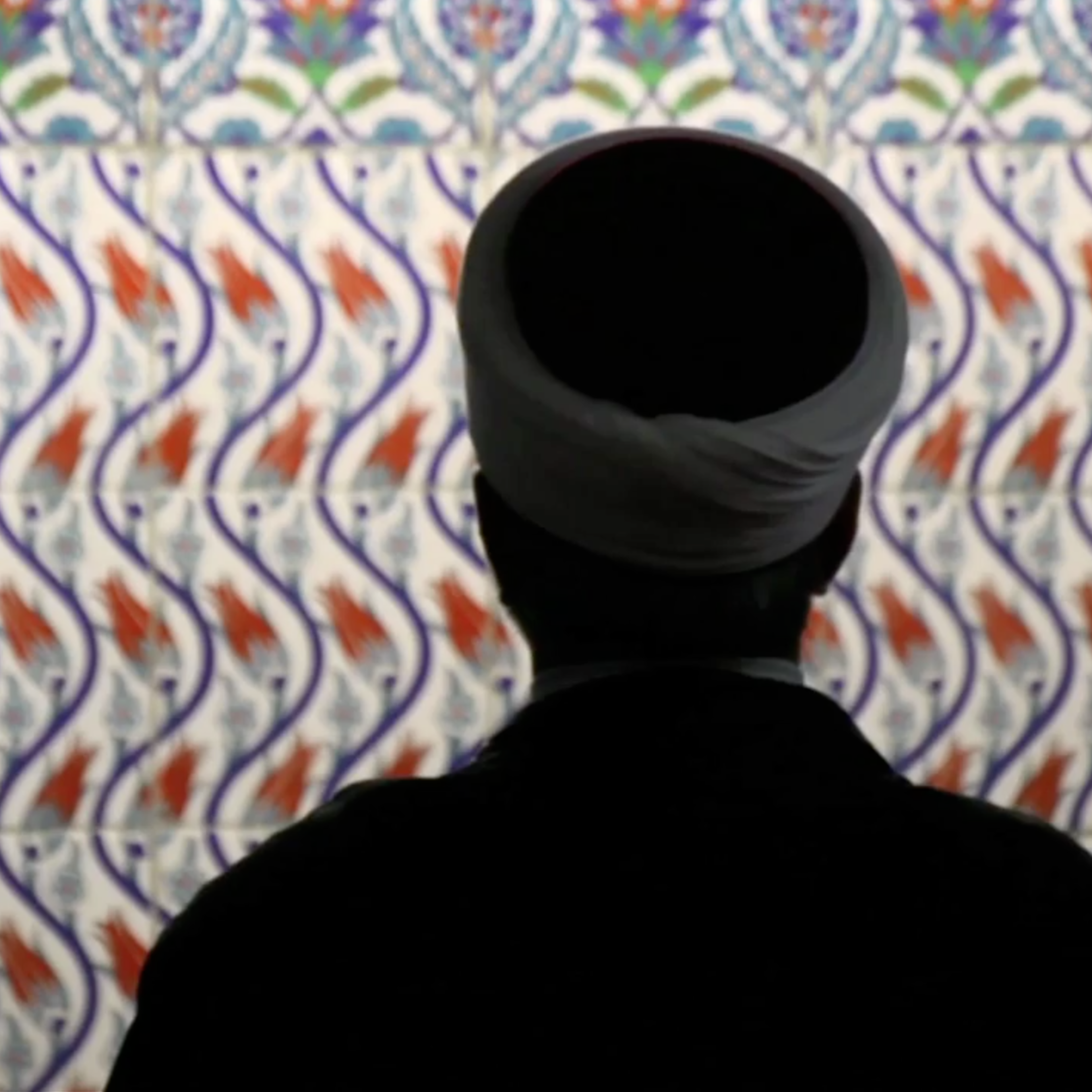Man prays in Turkey